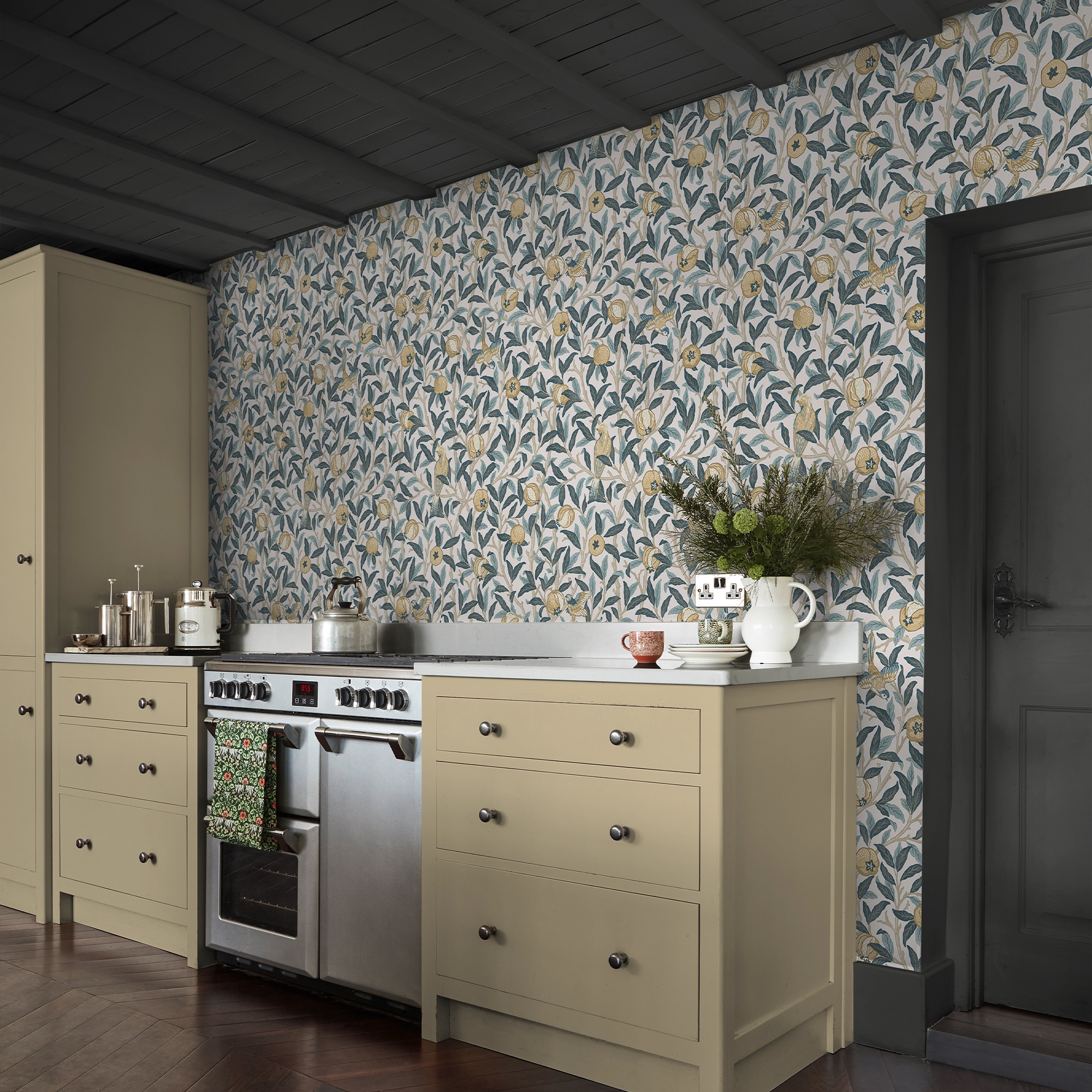 WILLIAM MORRIS AT HOME Vliestapete »Bird & Pomegranate« Motiv glatt Design günstig online kaufen