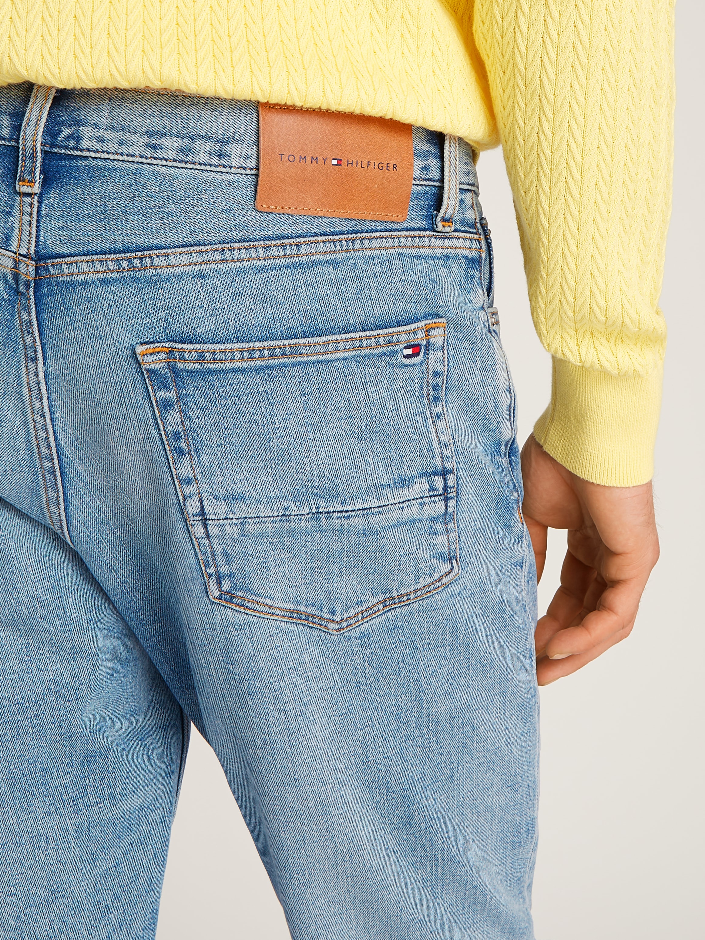 Tommy Hilfiger Straight-Jeans, in blauer Waschung