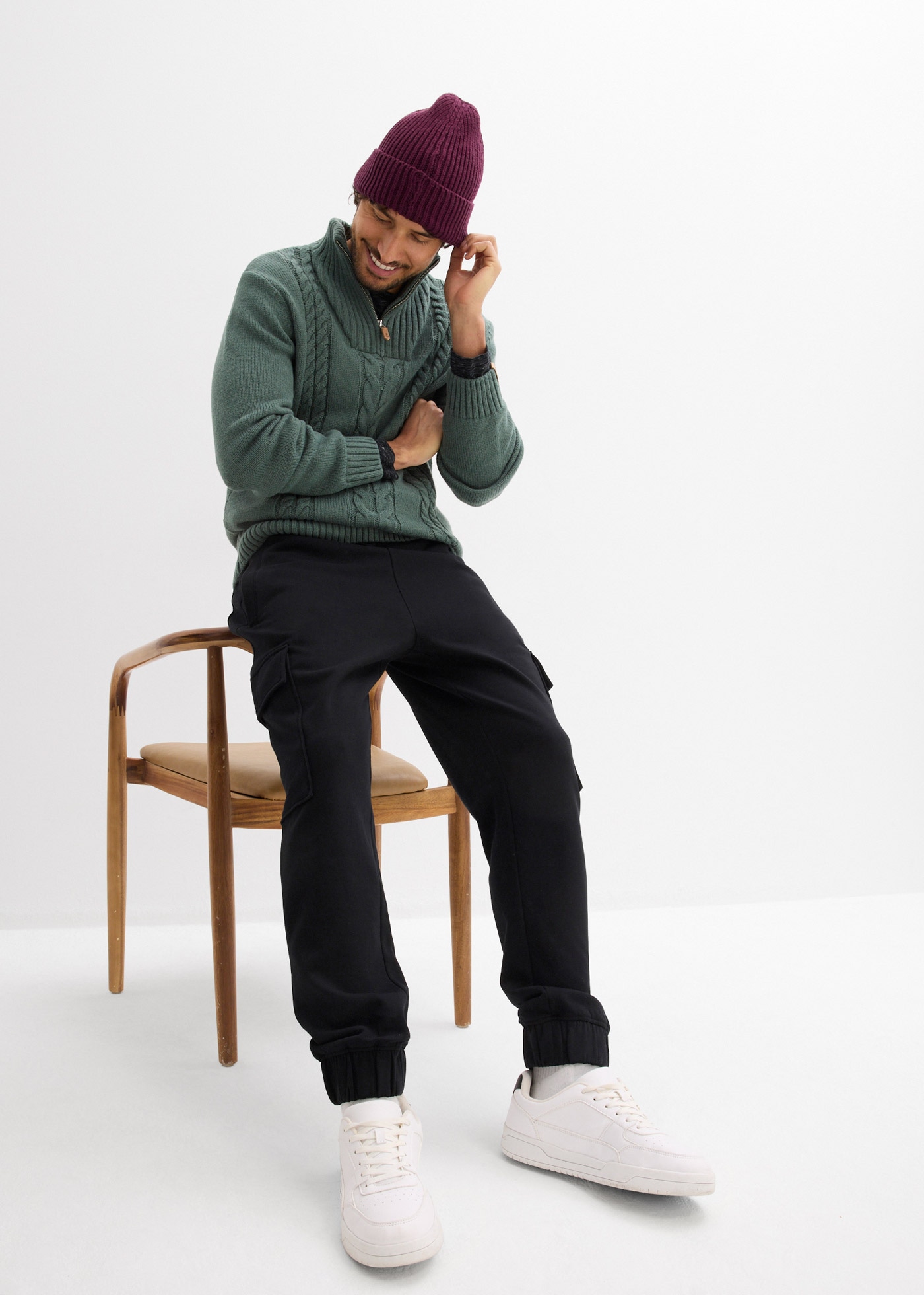 bonprix Jogginghose  aus reiner Baumwolle, weich angerautes Innenmaterial, Loose Fit