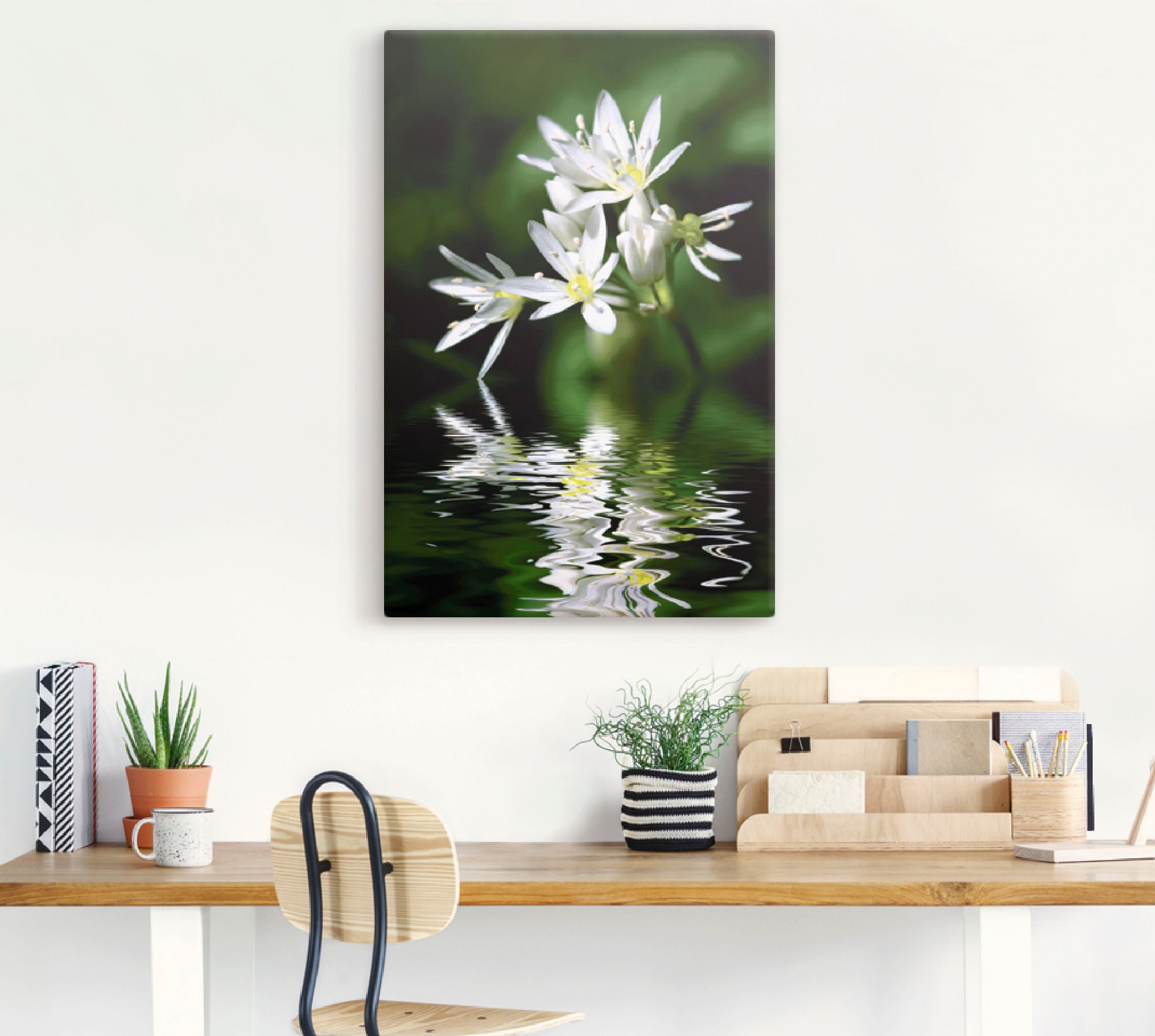 Artland Wandbild »Bärlauchblüten mit Wasserspiegelung«, Lebensmittel, (1 St.), als Leinwandbild, Poster in verschied. Größen