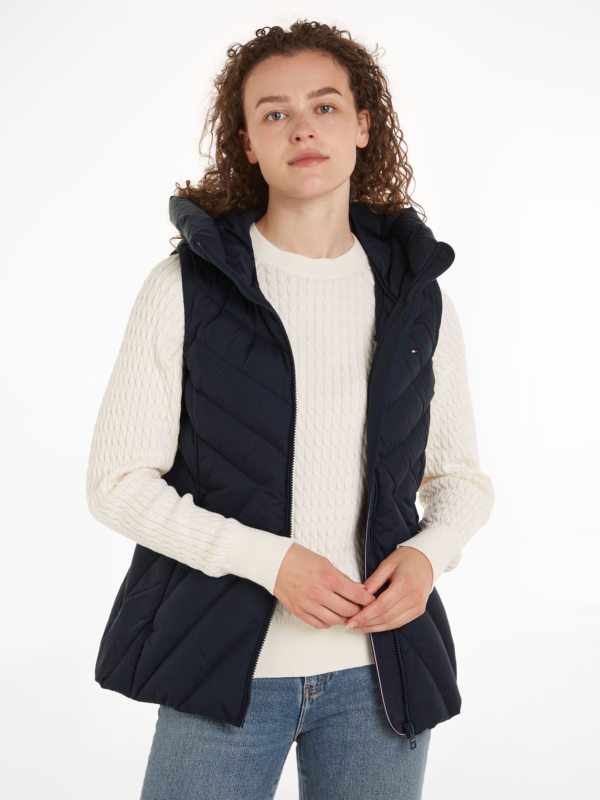 TOMMY HILFIGER Steppweste »CHEVRON MW PADDED VEST« mit mittelstarker Wattierung und Markenlabel Desert Sky L (40)