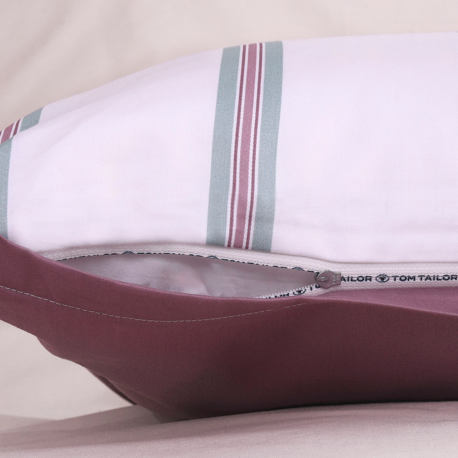 TOM TAILOR HOME Bettwäsche »CLASSIC SATIN STRIPES in Gr. 135x200cm oder 155x220cm«, new bedroom, farbige Paspel am Kissen