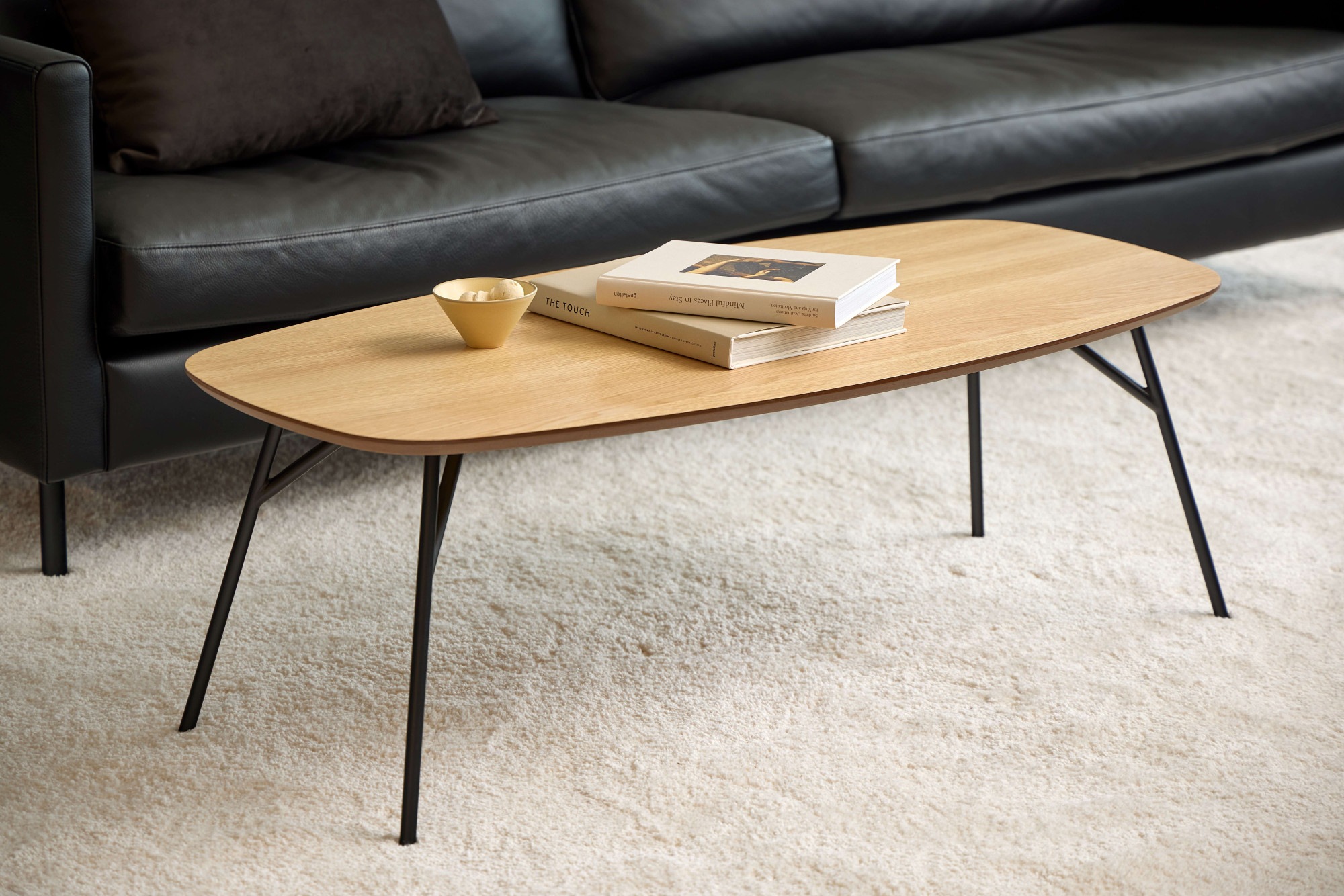 ACTONA GROUP Couchtisch »Caracas«, mit Eiche Furnier, geölt, Gestell aus St günstig online kaufen