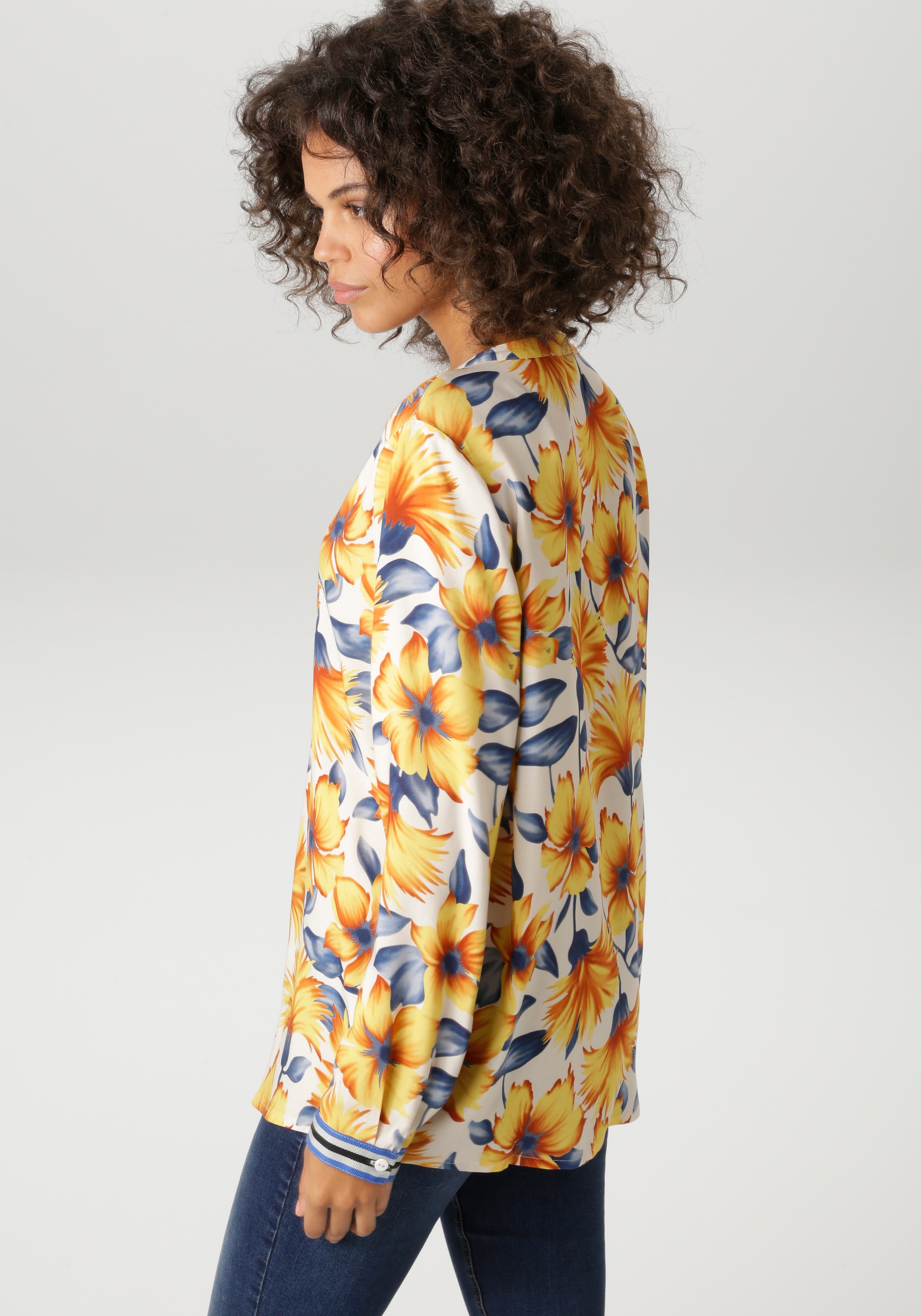 Aniston CASUAL Schlupfbluse mit farbharmonischen, großflächigen Blüten bedruckt - NEUE KOLLEKTION