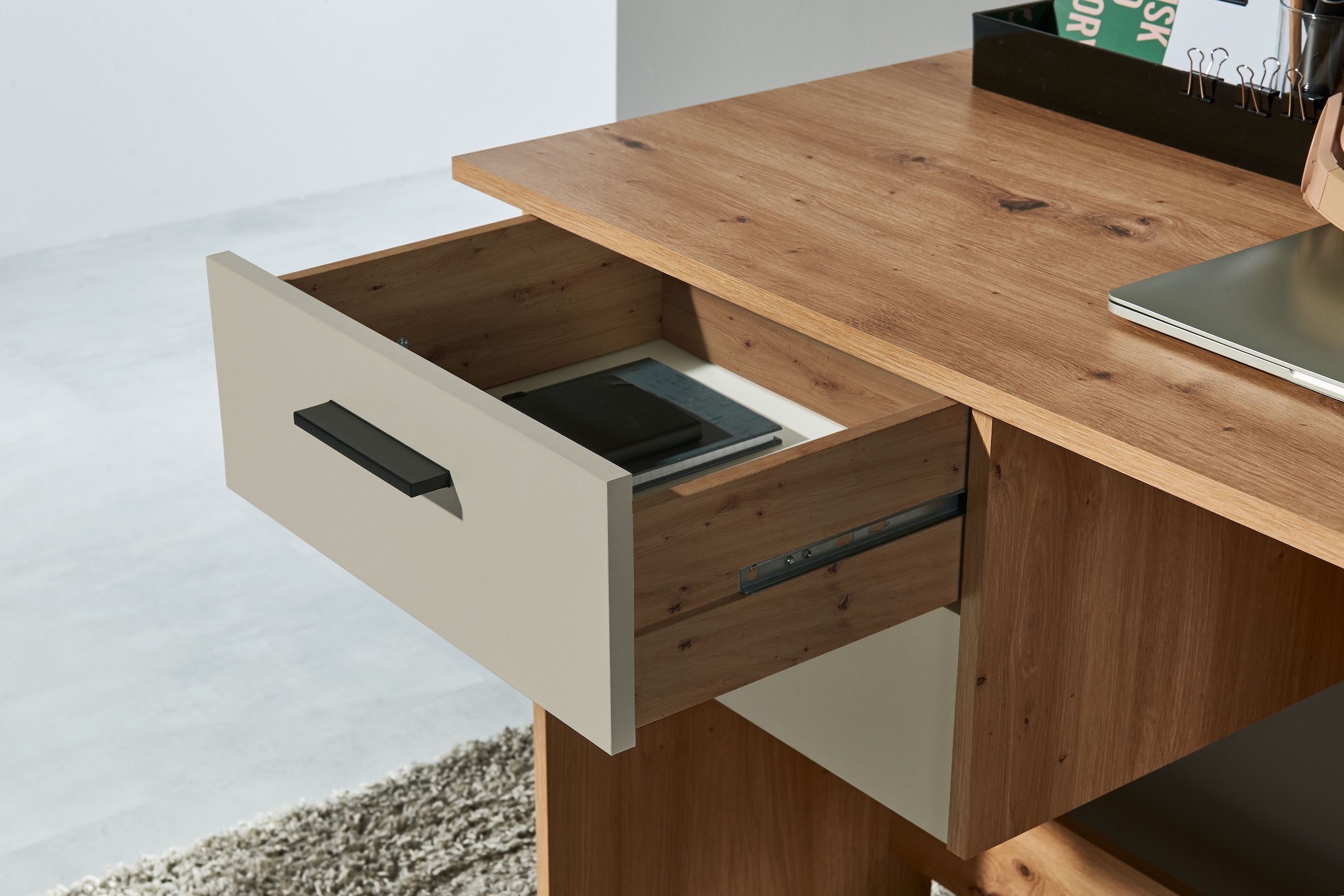 BEGA OFFICE Schreibtisch »BxHxT 120x77x50 cm« 1 Stk. tlg. Breite 120cm, Vollauszug für Schubkästen