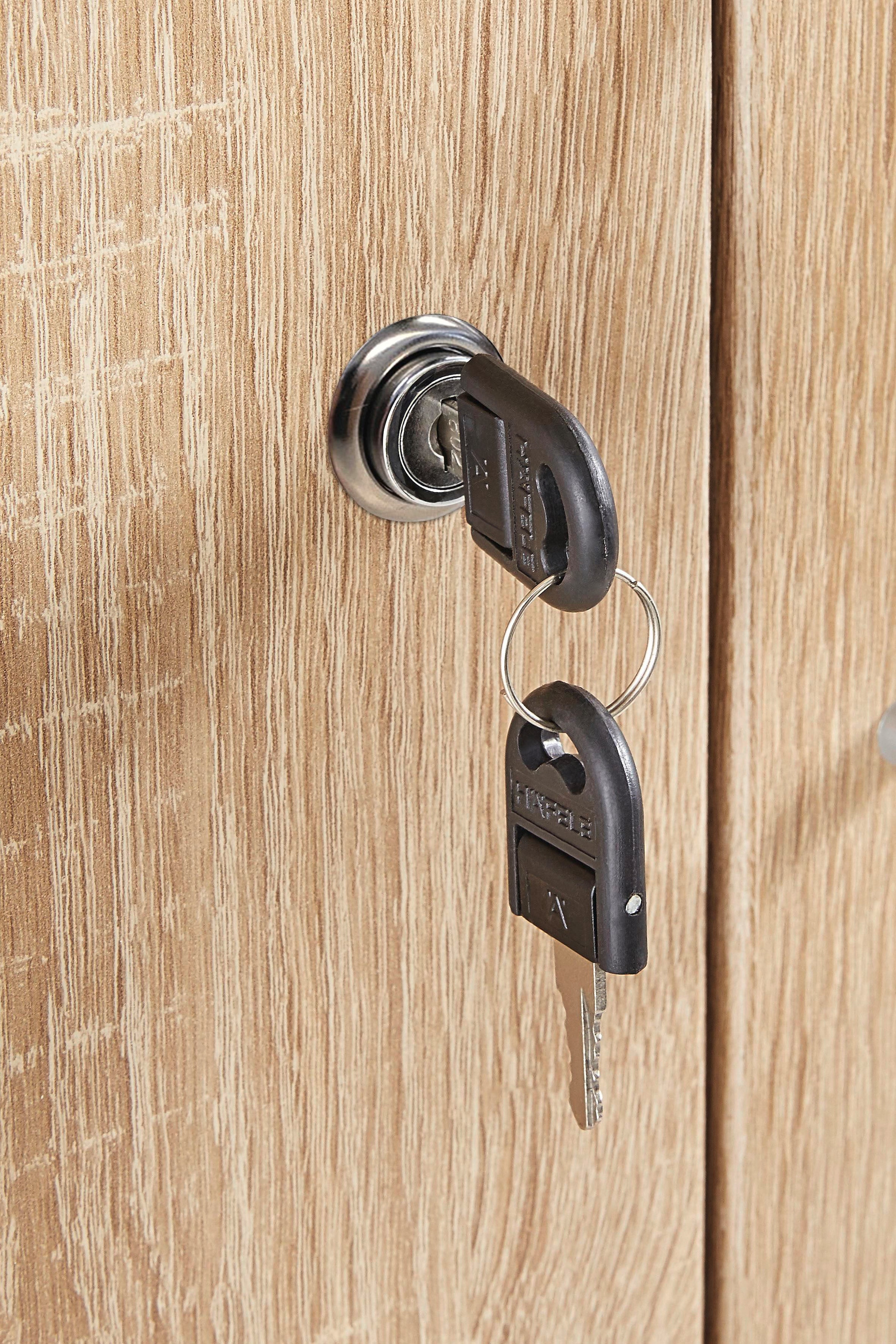 rauch Kleiderschrank »Schrank Garderobe Garderobenschrank Putzschrank Wäscheschrank BERGHEIM« Breite/Höhe/Tiefe: 91/197/54 cm,  viel Stauraum, abschließbar mit insgesamt 4 Schlüsseln MADE IN GERMANY