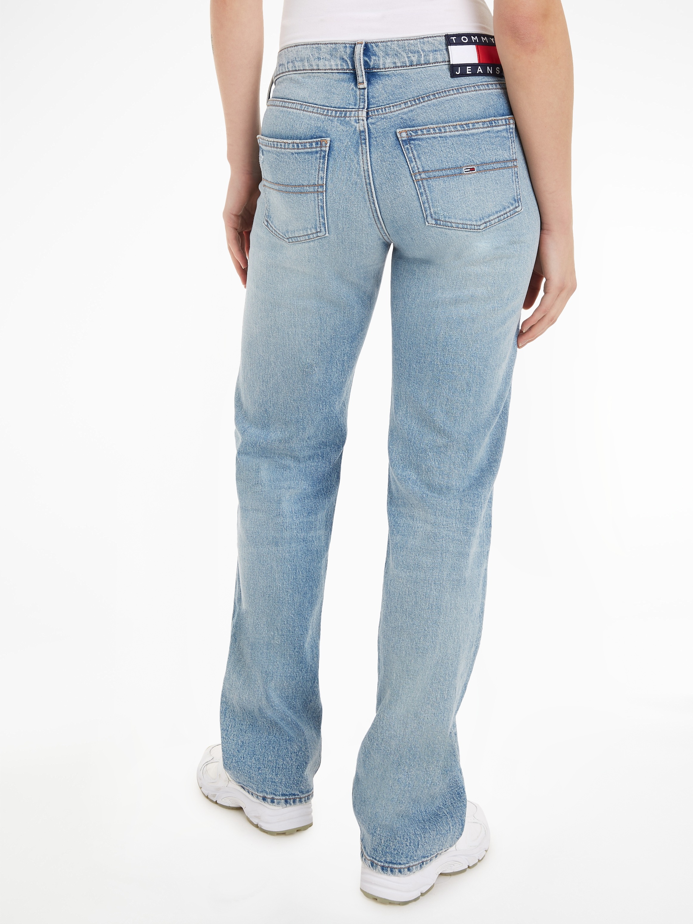Tommy Jeans Straight-Jeans, mit Logobadge bestellen Labelflags und