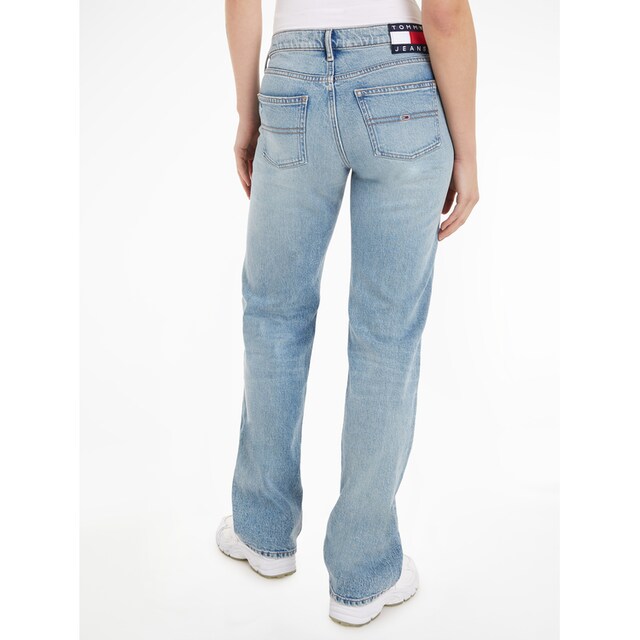 Tommy Jeans Straight-Jeans, mit Logobadge und Labelflags bestellen