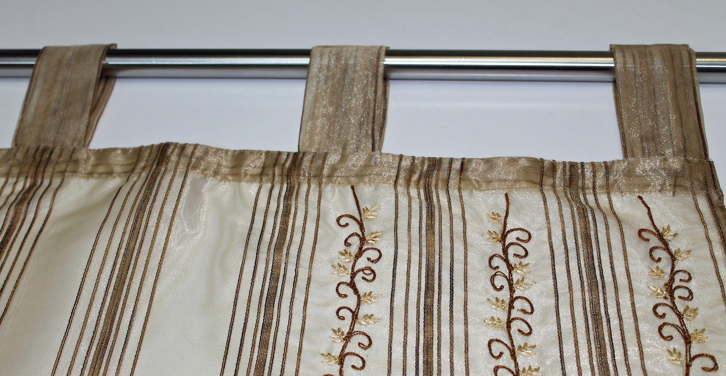 HOSSNER - ART OF HOME DECO Gardine »Spilauersee«, (1 St.), Schlaufenschal mit toller Stickerei