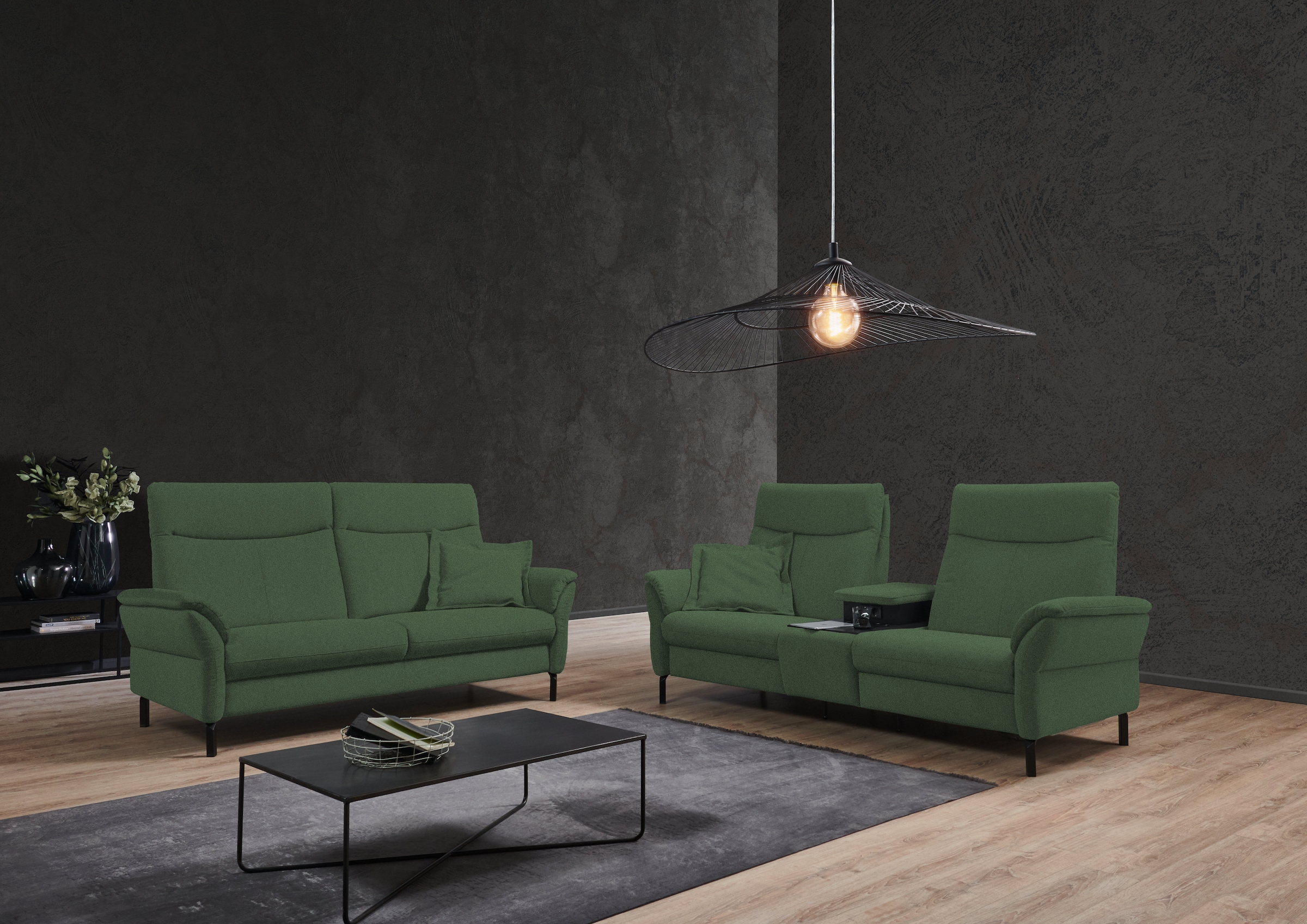Places of Style 2-Sitzer »Sisto, inklusive 2x Relaxfunktion motorisch mit Herz-Waage-Beschlag«, Zwischenelement mit Tisch, Steckdose & USB-Ladestation