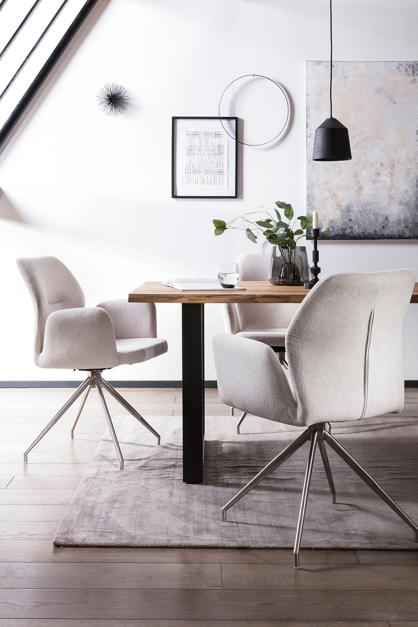 SalesFever Esszimmerstuhl »Taormina Armlehnstuhl mit silbernem Edelstahlgestell«, 1 St., Strukturstoff, Esszimmersessel, 180° Drehfunktion, Gestell aus rostfreiem Edelstahl