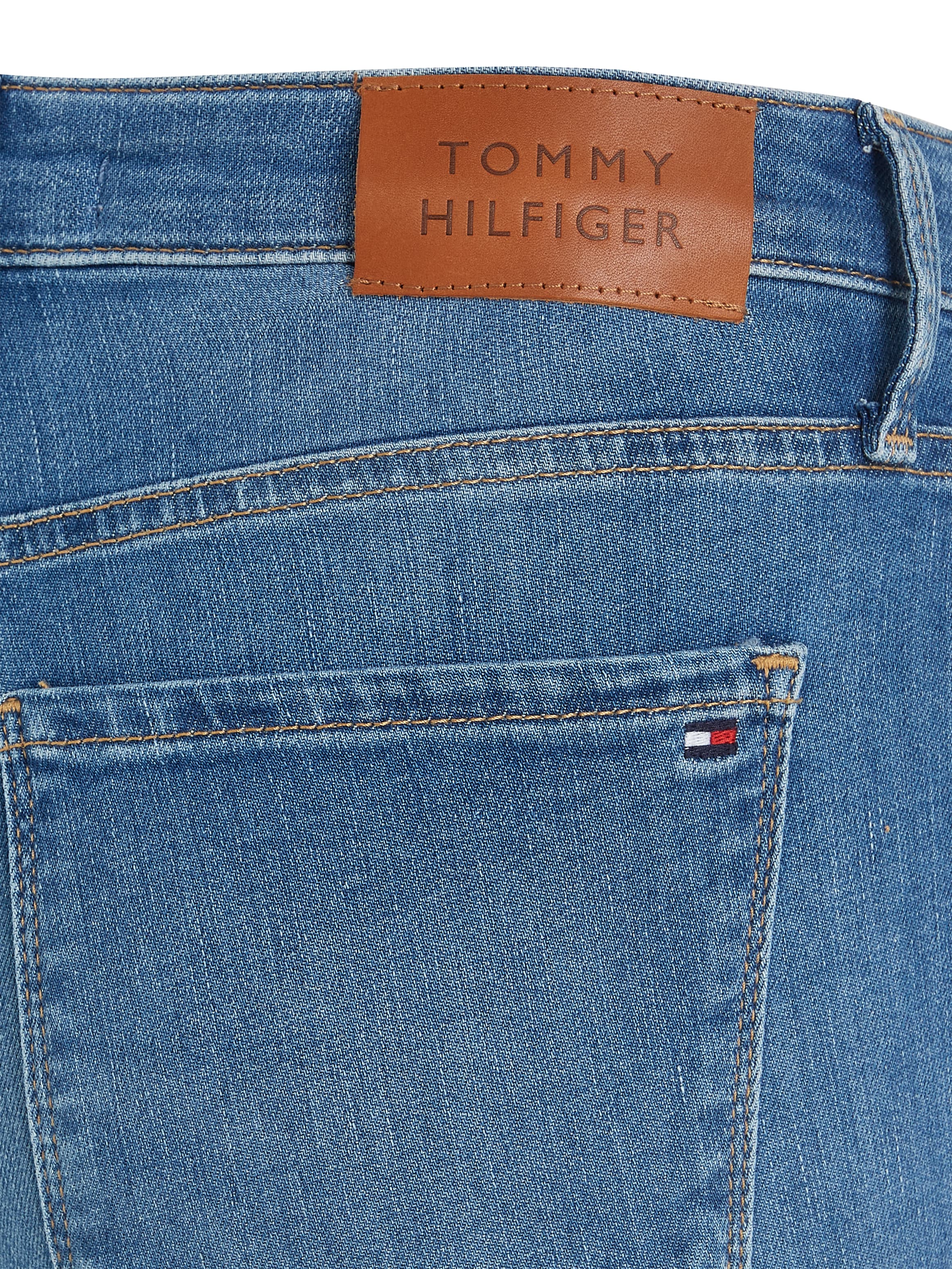 SKINNY Hilfiger online mit RW »TH IZZY«, A Skinny-fit-Jeans Tommy FLEX COMO Tommy kaufen Hilfiger Logo-Badge