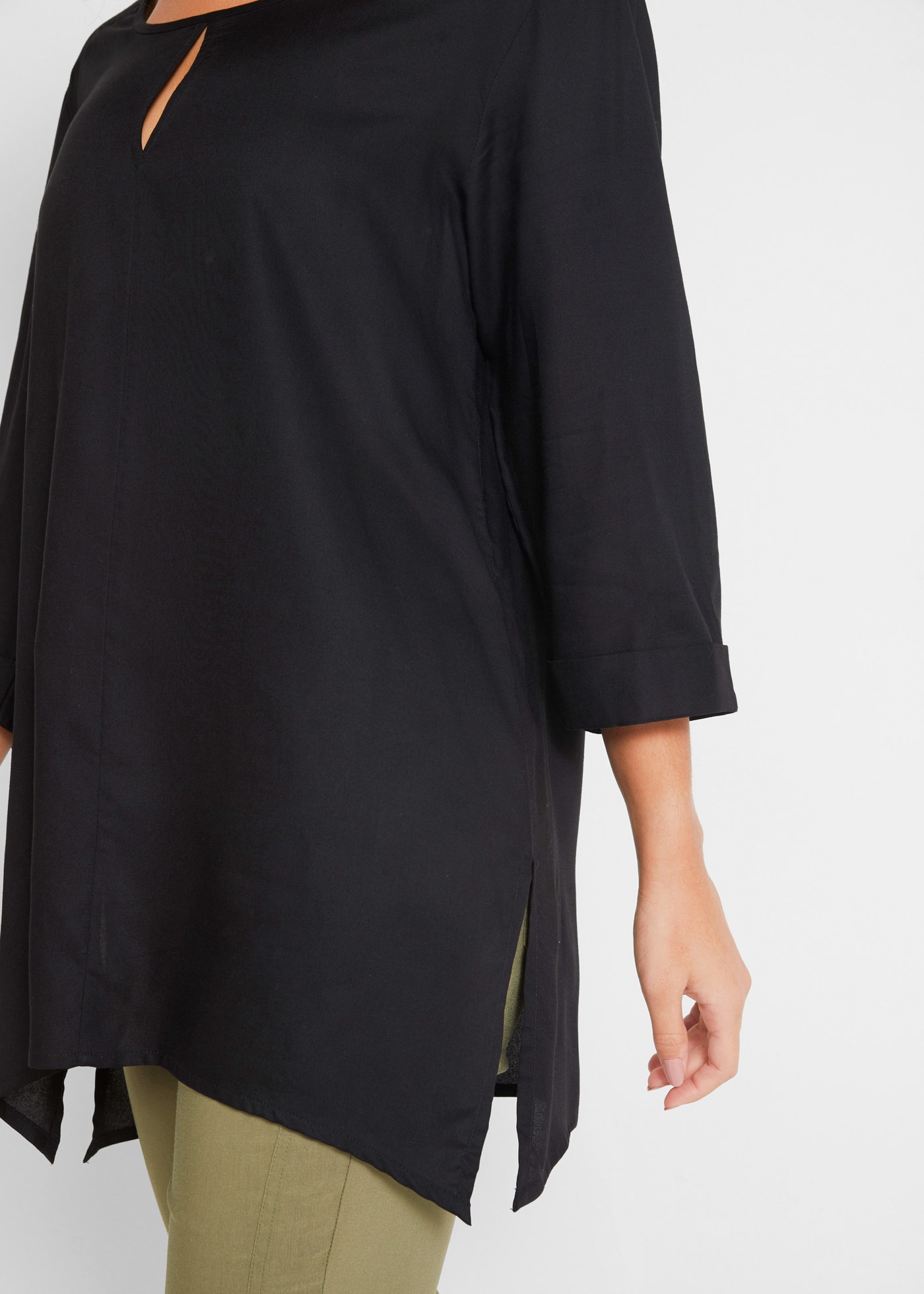 bonprix Shirtbluse »Blusenshirt aus reiner Viskose« Oversize-Passform, mit Zipfelsaum, mit Ausschnittdetail, 3/4-Ärmel