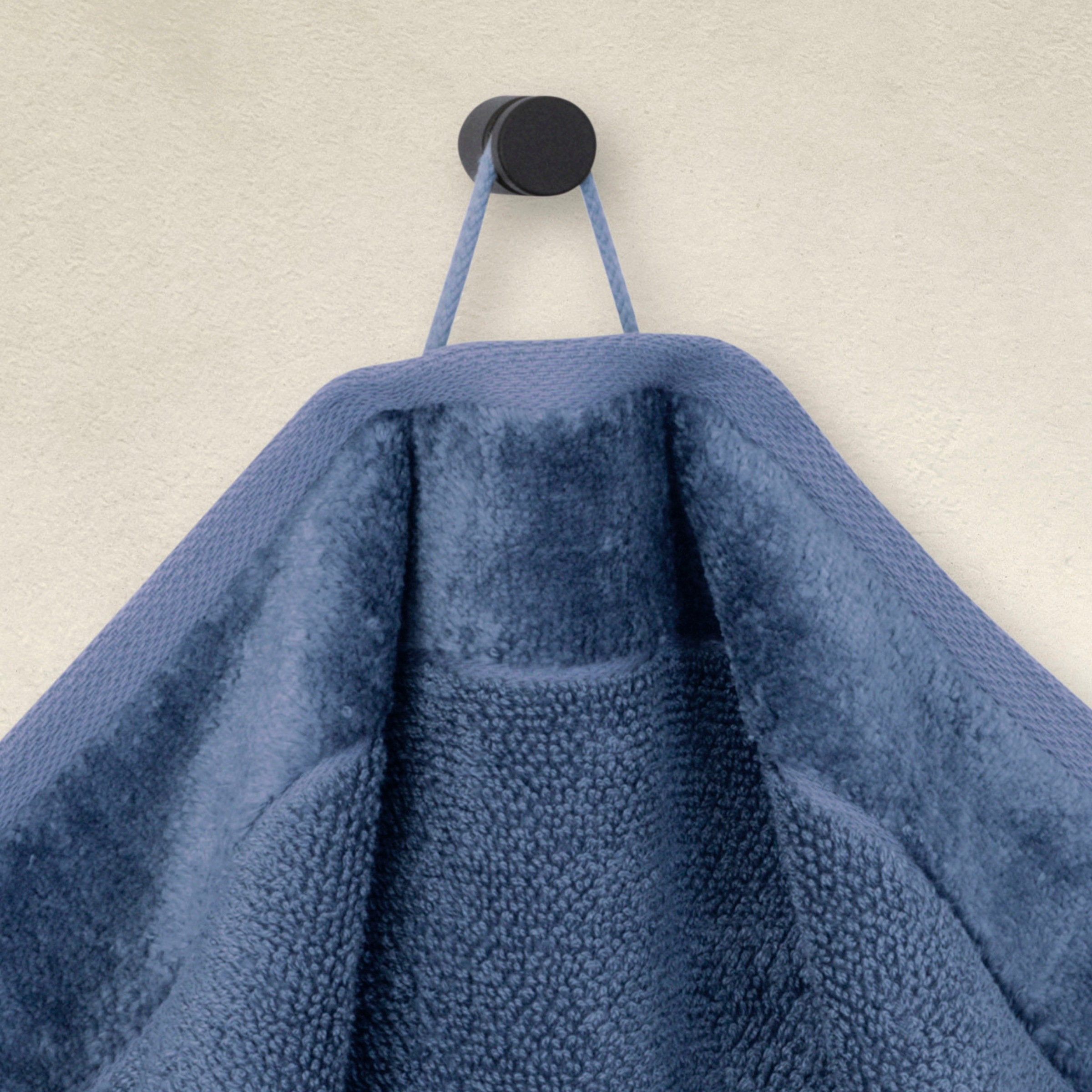 Möve Duschtuch »MÖVE Bamboo Luxe«, (1 St., Badetuch 80 x 150 cm), mit seidig glänzenden Bordüren