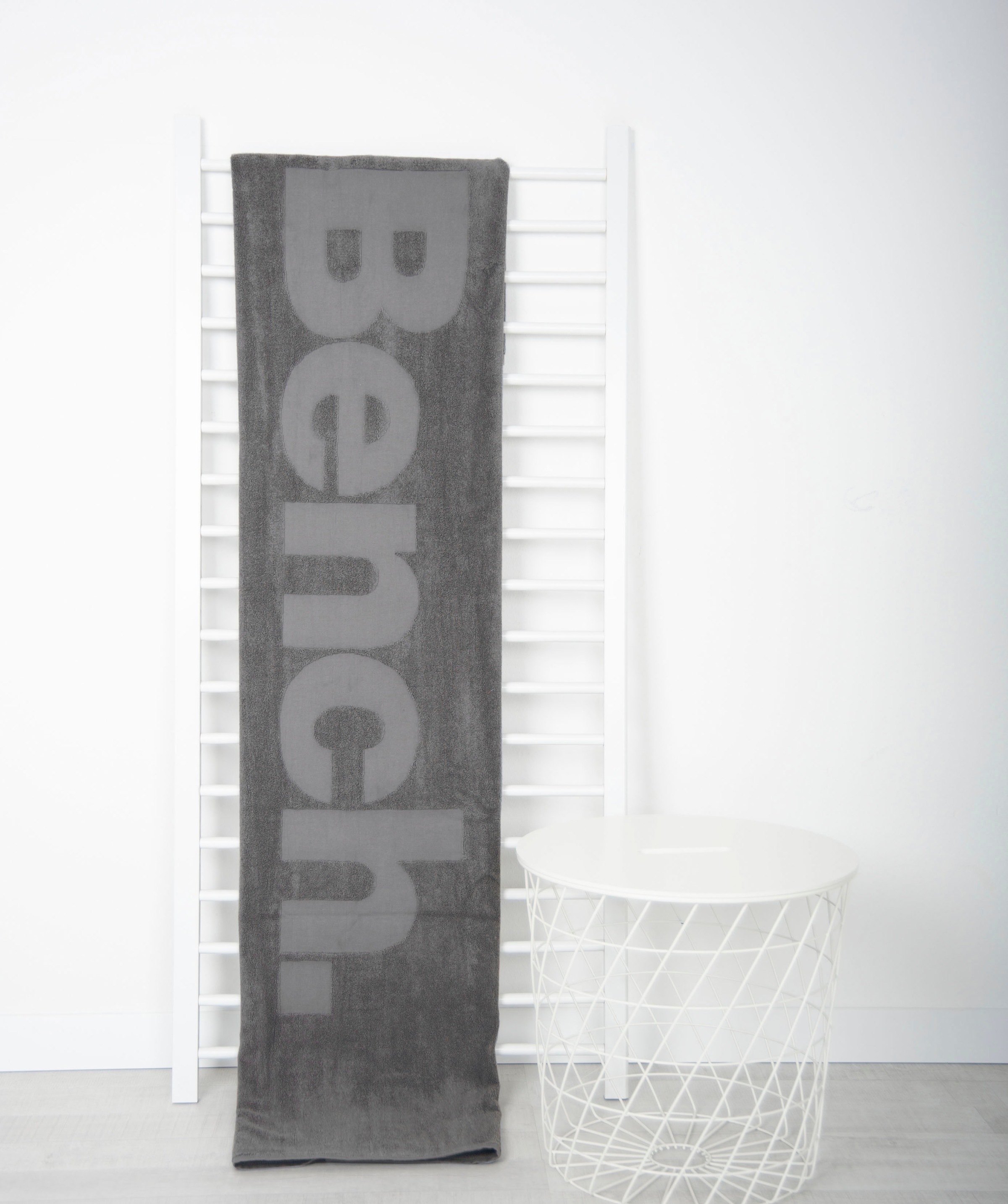 Bench. Saunatuch »Bench«, (1 St., Saunatuch 80 x 180 cm), mit Carved Effekt
