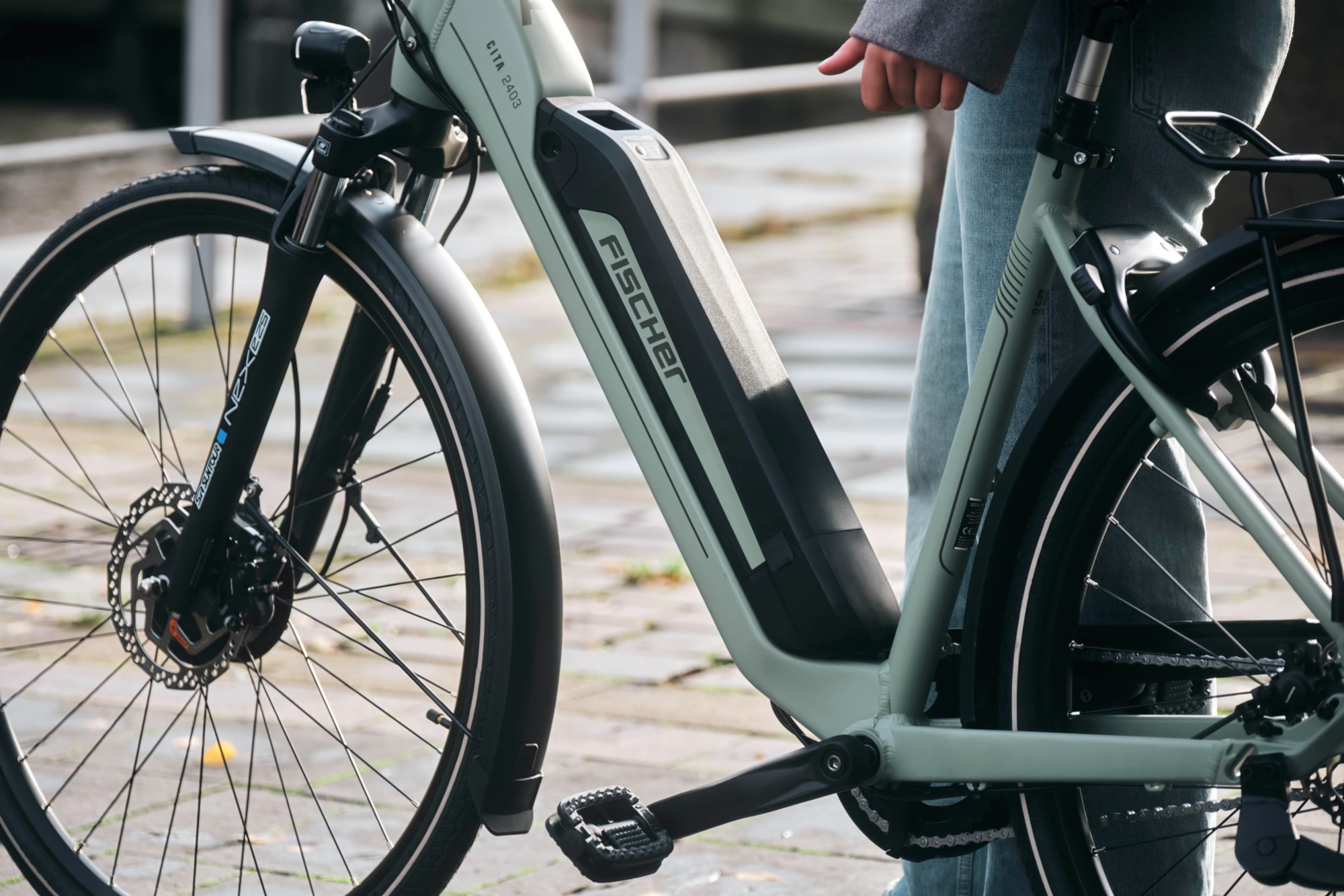 FISCHER Fahrrad »CITA 2403 459« 7 Gang Shimano NEXUS Schaltwerk Frontmotor mit Akku-Ladegerät;mit Werkzeug,  Pedelec, Elektrofahrrad für Damen und Herren