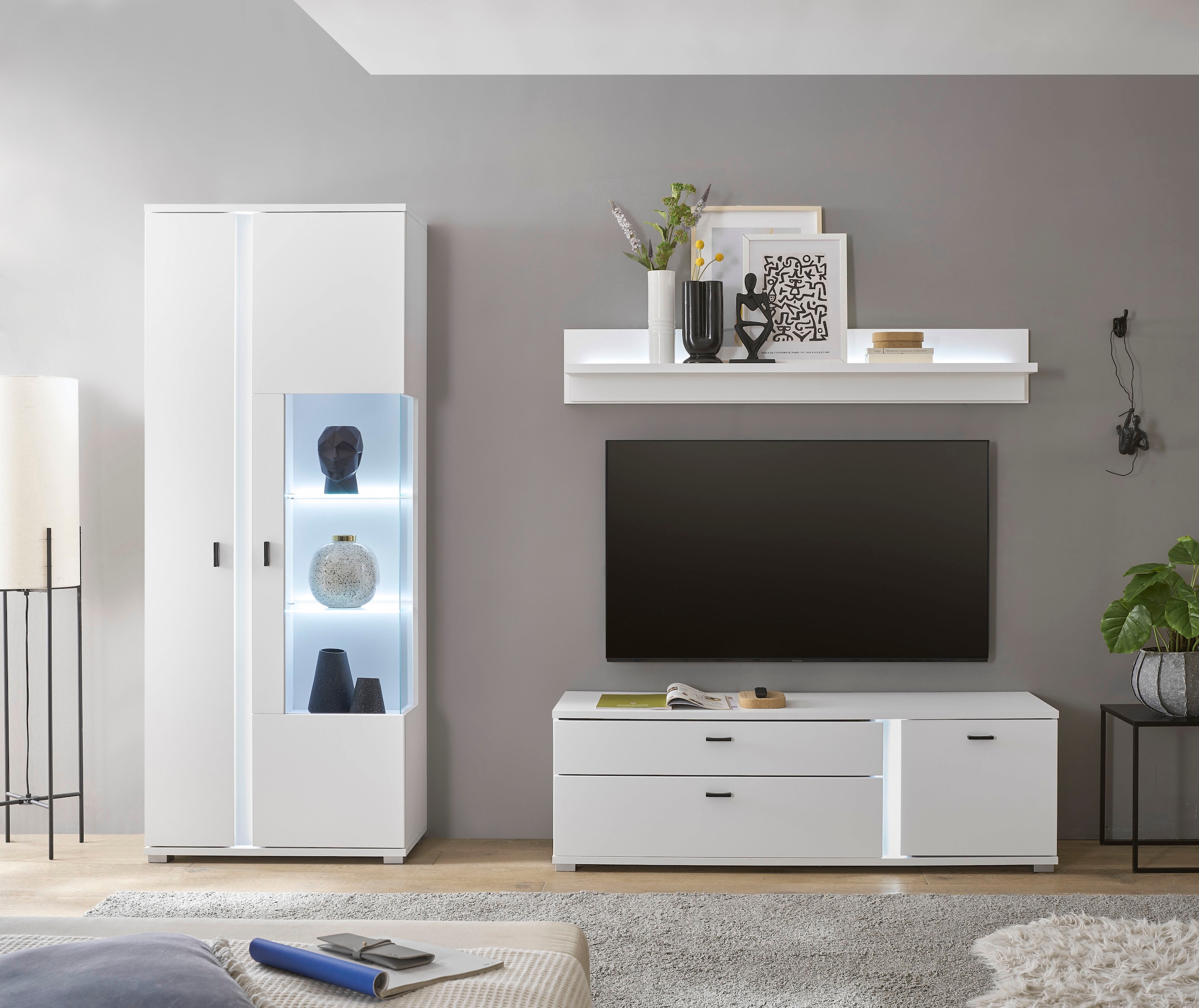 INOSIGN Wohnwand »LONG ISLAND«, (Set, 3 St.), in moderner Trendfarbe,inklusive senkrechter Beleuchtung,Breite 240 cm