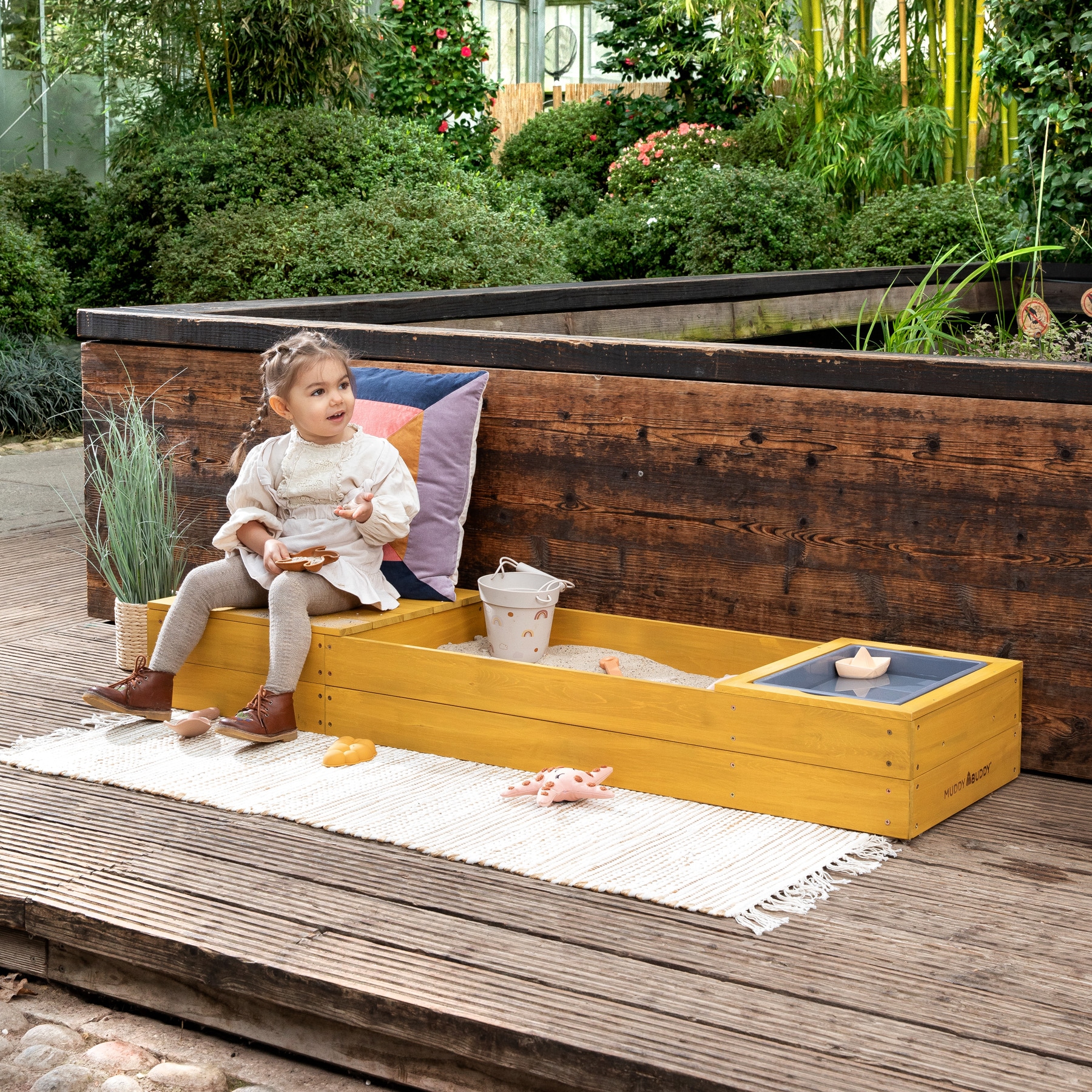MUDDY BUDDY® Sandkasten »Space Saver«, mit Matschwanne und Staufach; FSC® - schützt Wald - weltweit