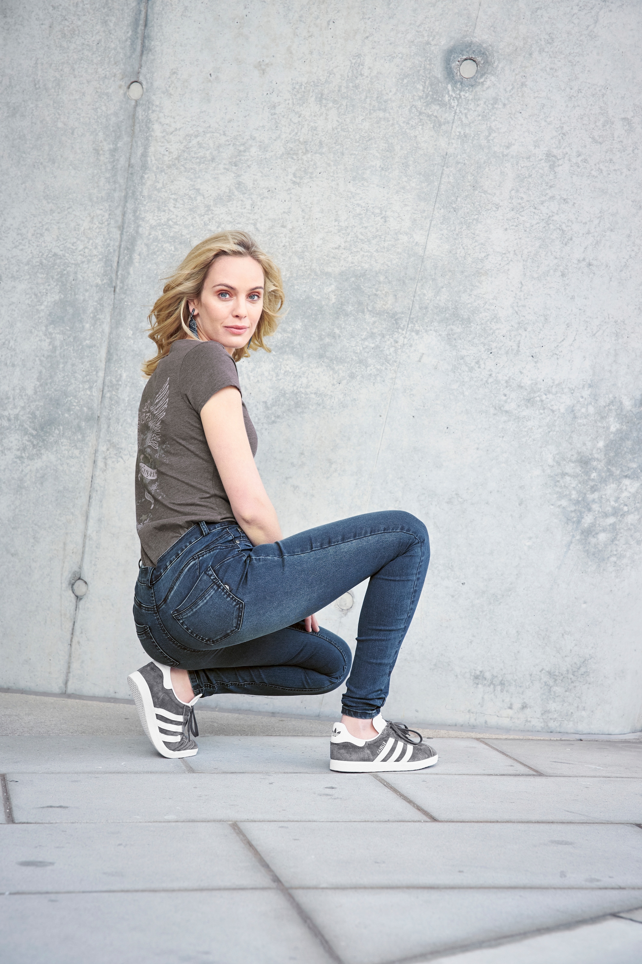 Arizona Skinny-fit-Jeans »Ultra Stretch«, High Waist mit Shapingnähten im  Online-Shop kaufen | Stretchjeans