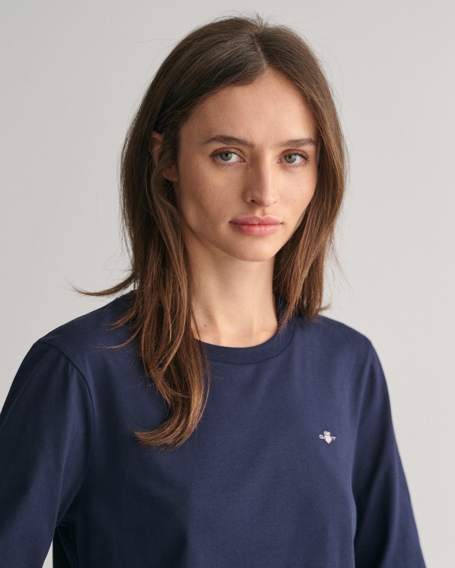 Gant Langarmshirt »REG SHIELD LS T-SHIRT«, kleine Logostickerei auf der Brust