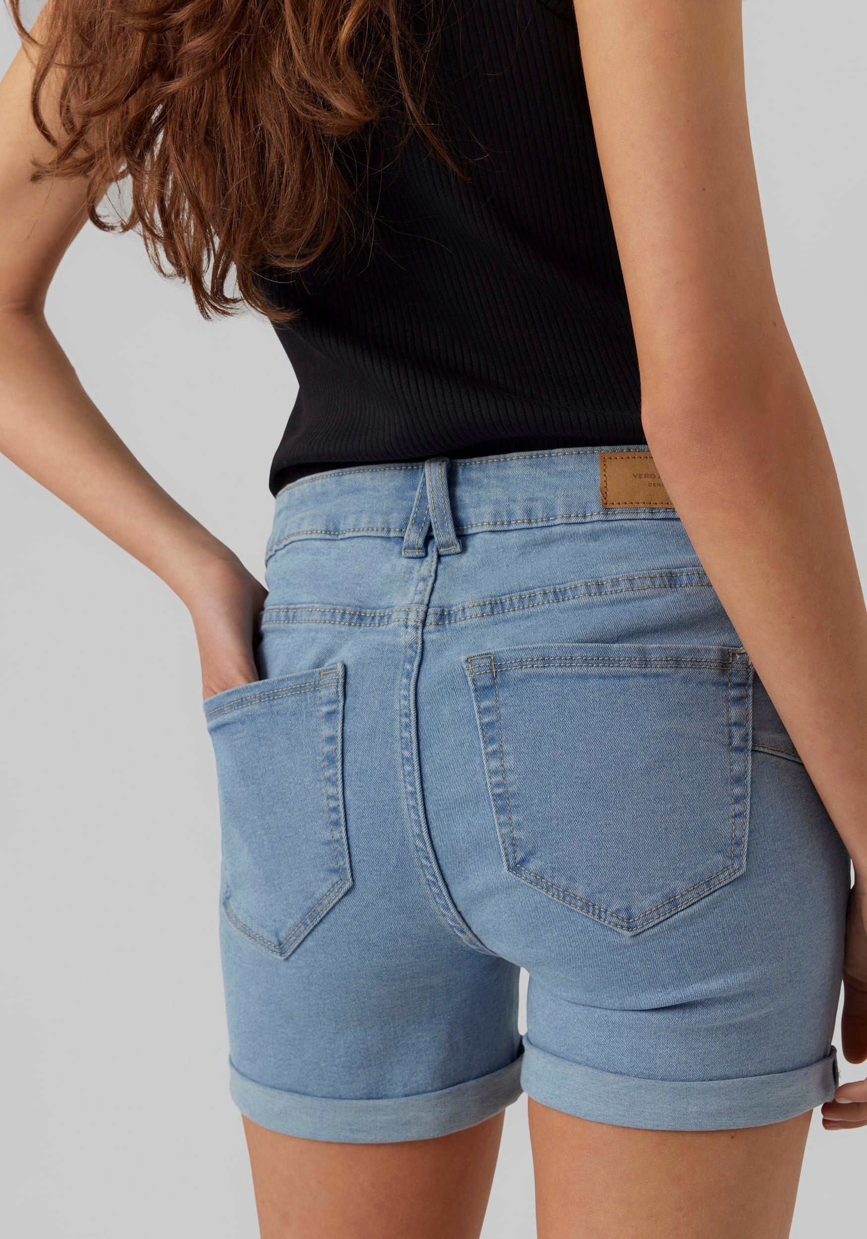 Vero Moda Jeansshorts »VMLUNA MR FOLD SHORTS MIX GA NOOS« mit Umschlagsaum