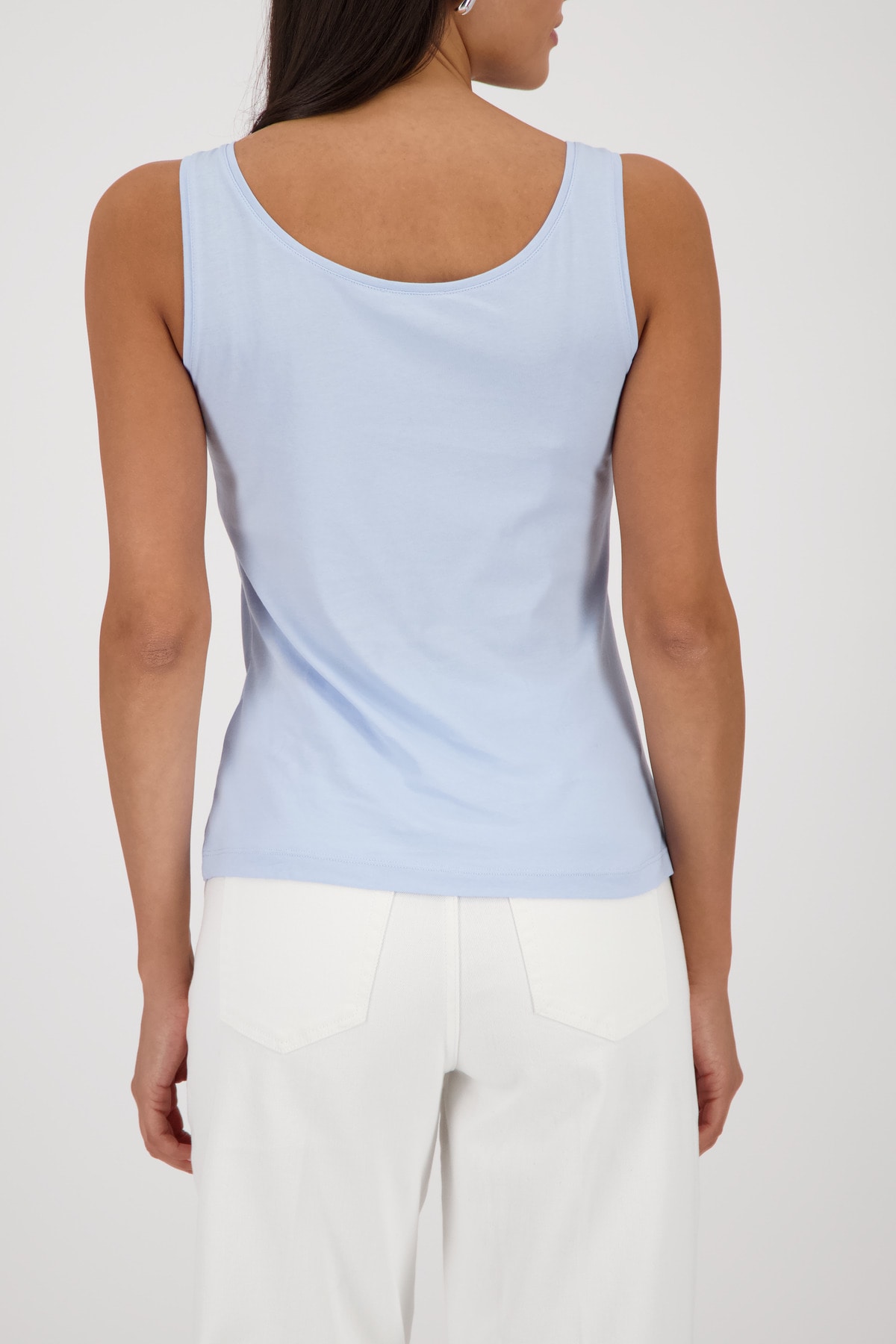 Monari Tanktop »Top Basic« Körpernahe Passform mit tiefem Rundhalsausschnitt