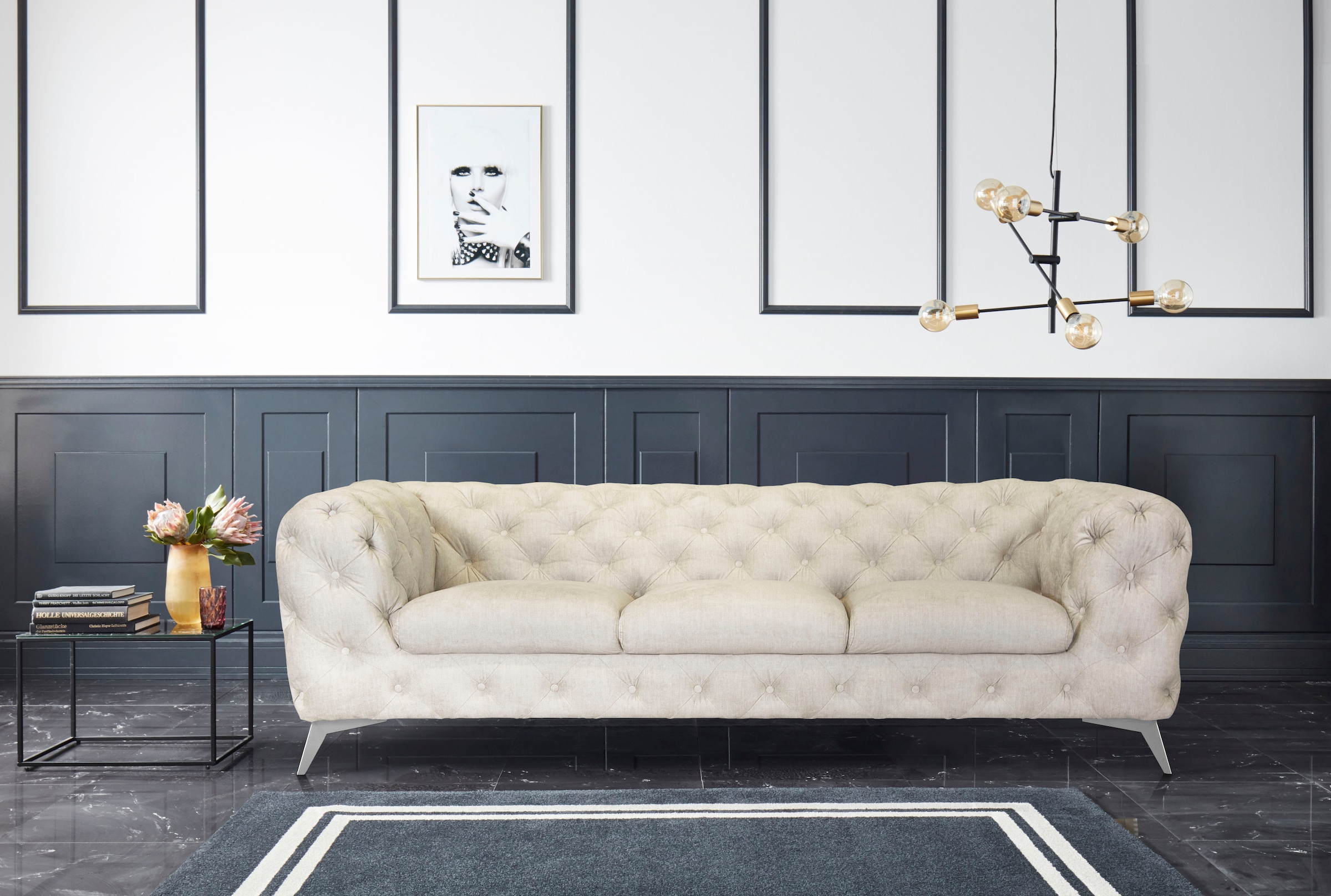 Leonique Chesterfield-Sofa »Glynis«, aufwändige Knopfheftung, moderne Chesterfield Optik, Fußfarbe wählbar