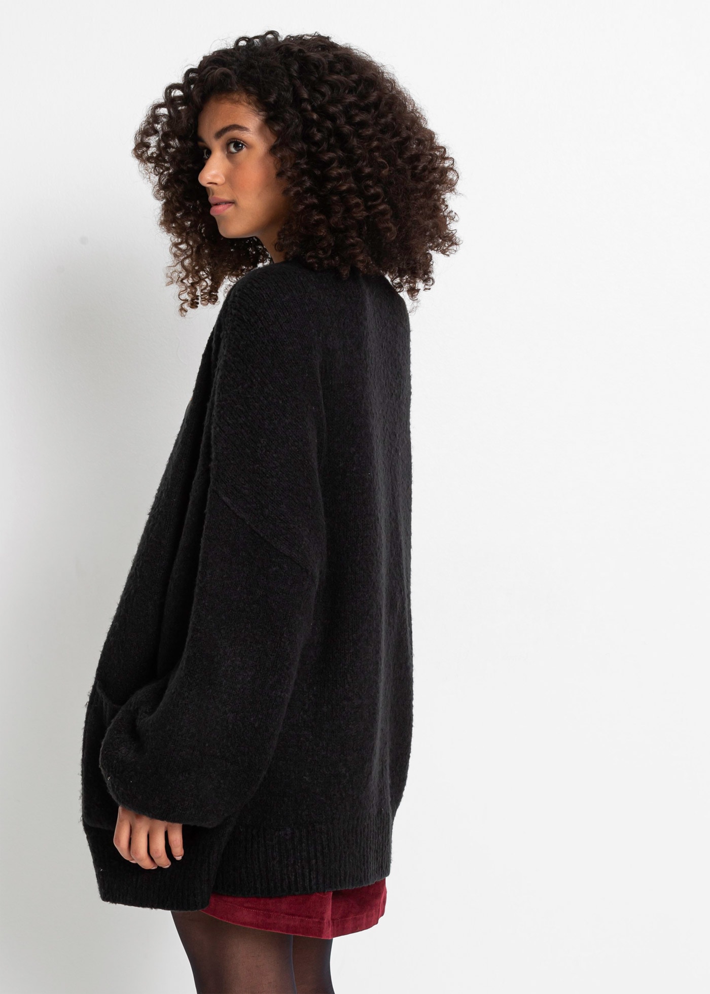 bonprix Strickjacke »Oversize-Strickjacke« Oversize-Passform, mit aufgesetzten Taschen