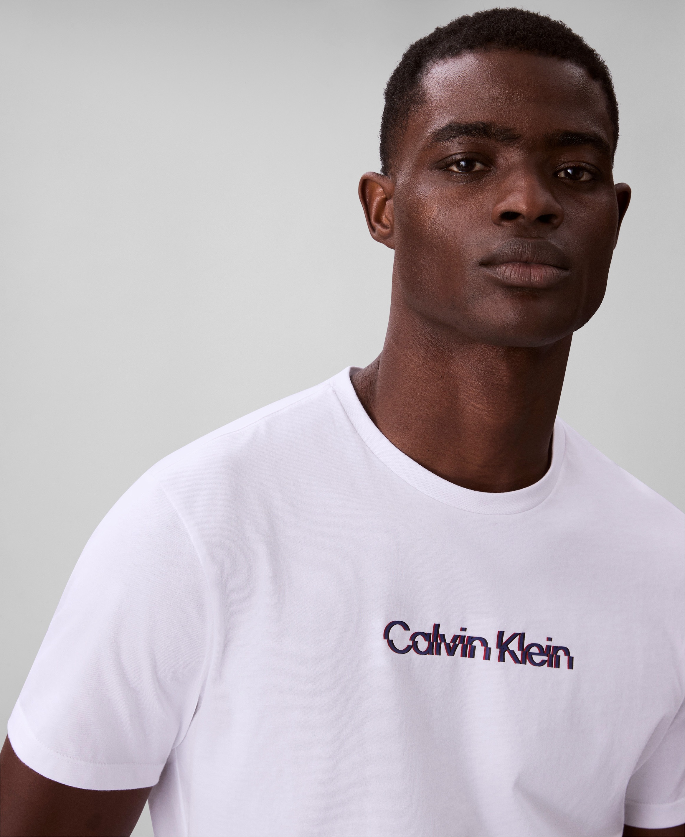 Calvin Klein Jeans T-Shirt »SS GLITCHED LOGO EU CLASSIC TEE«, Mit Rundhalsausschnitt