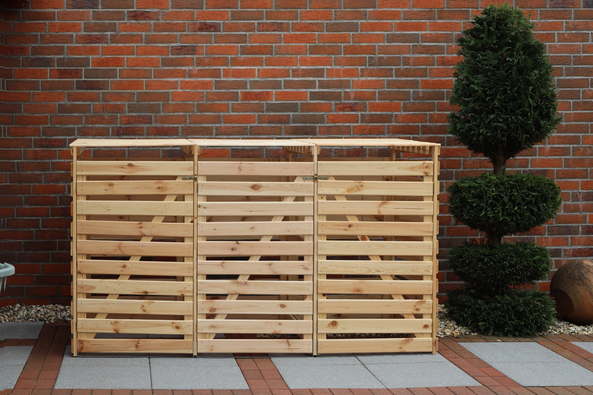 promadino Mülltonnenbox »Vario V«, für 3 Tonnen, robust aus ökologisch, zertifiziertem Kiefernholz