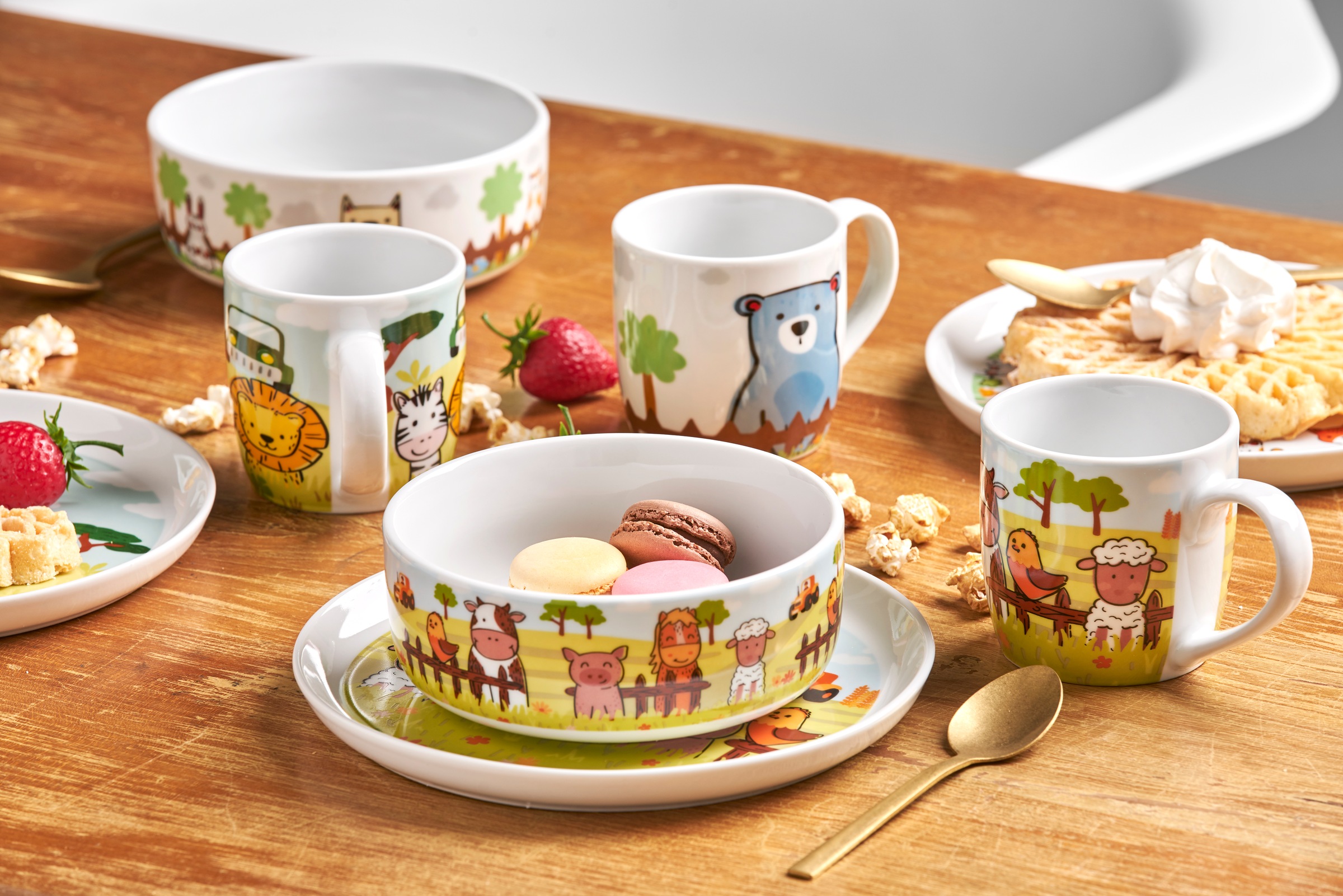 van Well Kindergeschirr-Set »Kinderset Bauernhof, 3-teilig, Geschirr-Set, Service«, (Set, 3 tlg.), mit farbenfrohem Dekor, spülmaschinen- und mikrowellengeeignet