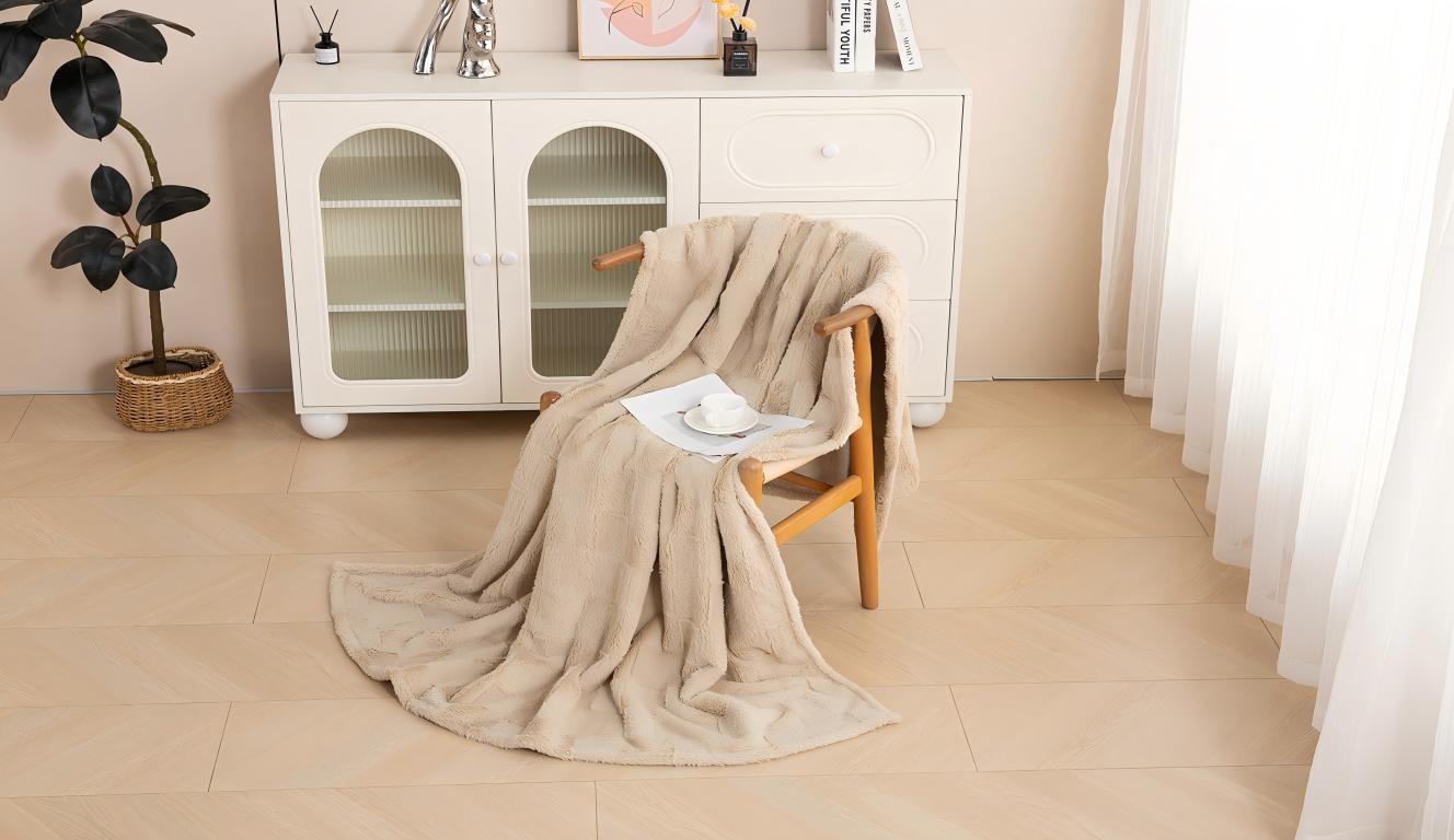 OTTO home Wohndecke »Cinnia« weich, modern, angenehm, wärmend, pflegeleicht, Decke, Überwurf