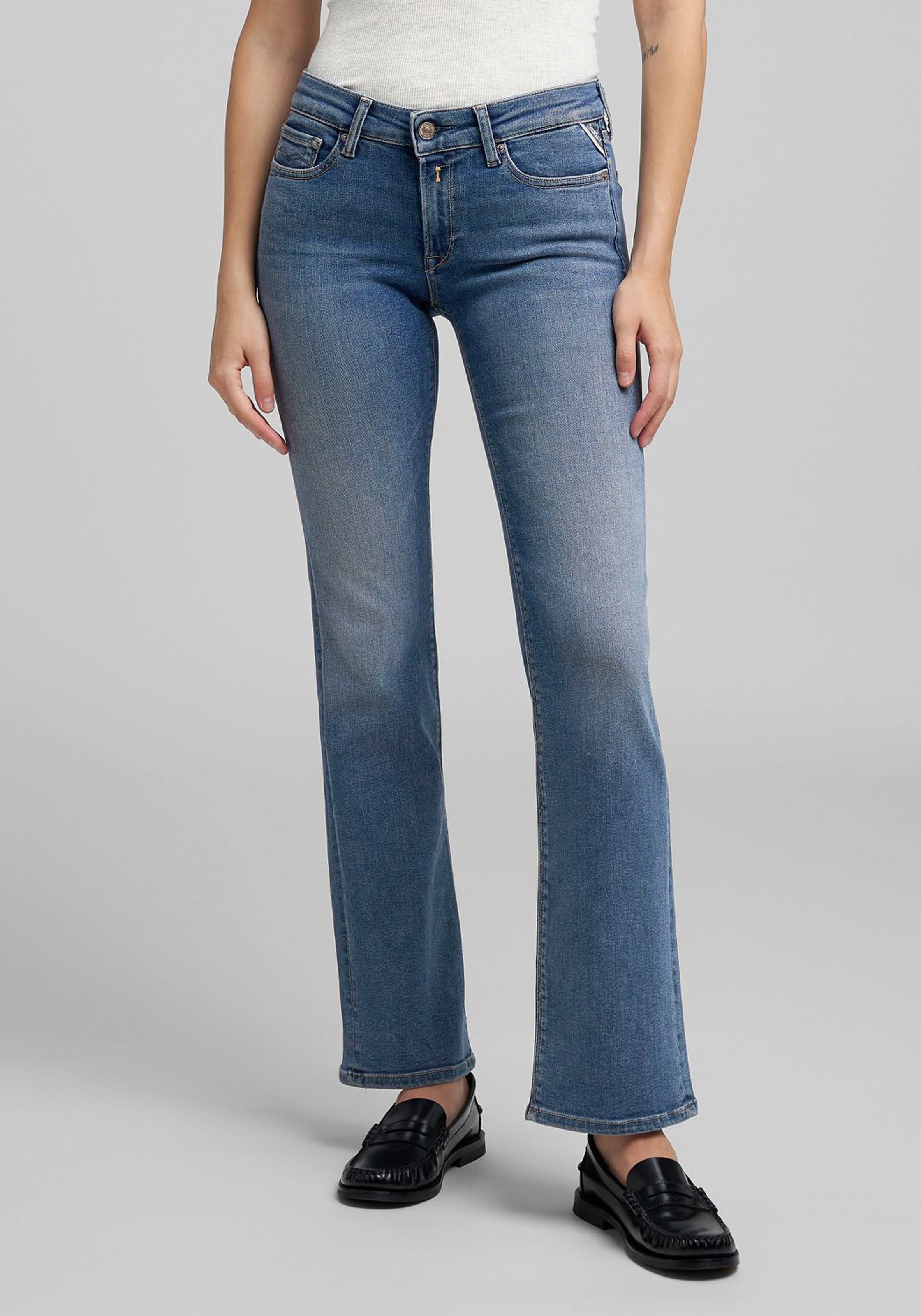 Replay Bootcut-Jeans »NEW LUZ« mit gesticktem R an der Gesäßtasche