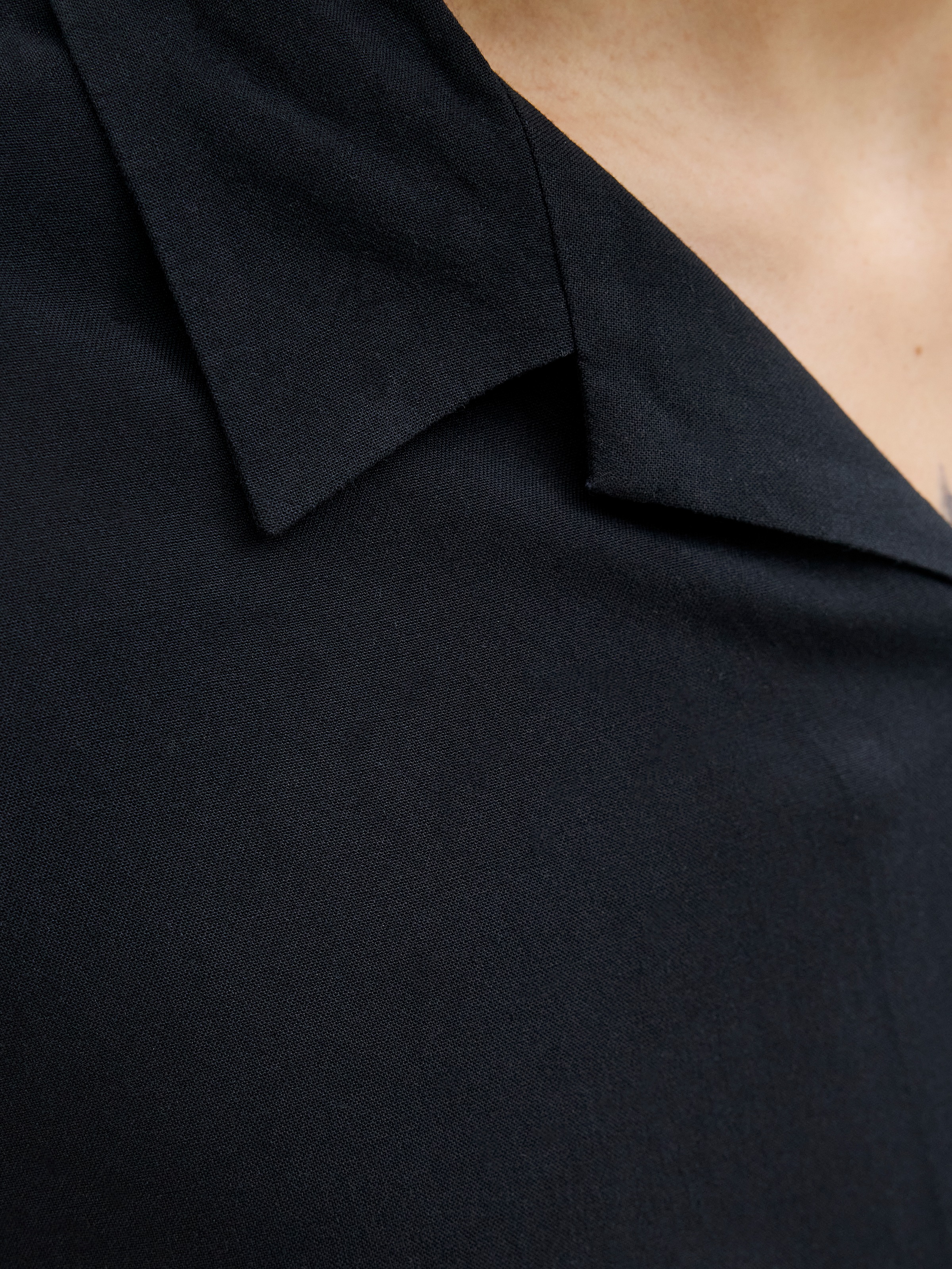 Jack & Jones Kurzarmhemd »JJEJEFF SOLID RESORT SHIRT S/S SN«, mit Resort Kragen