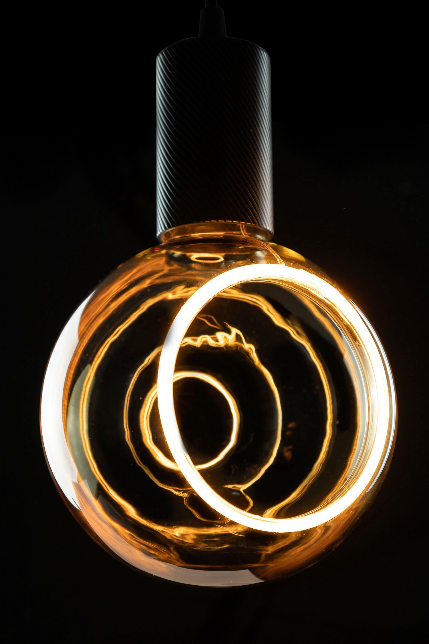 SEGULA LED-Leuchtmittel »LED Floating Globe 150 gold - 90°«, E27, 1 St., Extra-Warmweiß, LED Floating Globe 150 gold - 90°, E27, 4,5W, CRI 90, dimmbar