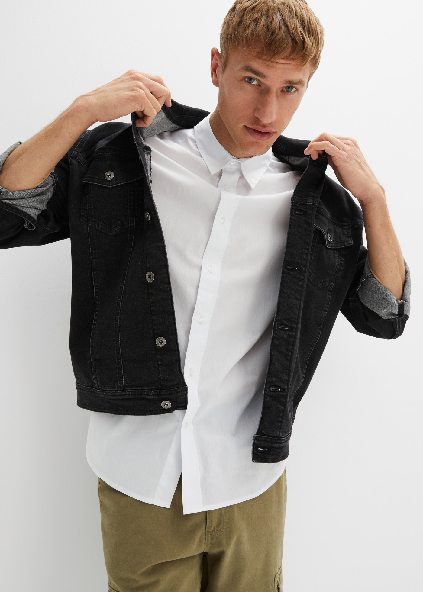 bonprix Kurzarmhemd Slim fit Passform, aus Baumwolle, Polyamid und Elasthan, unifarben