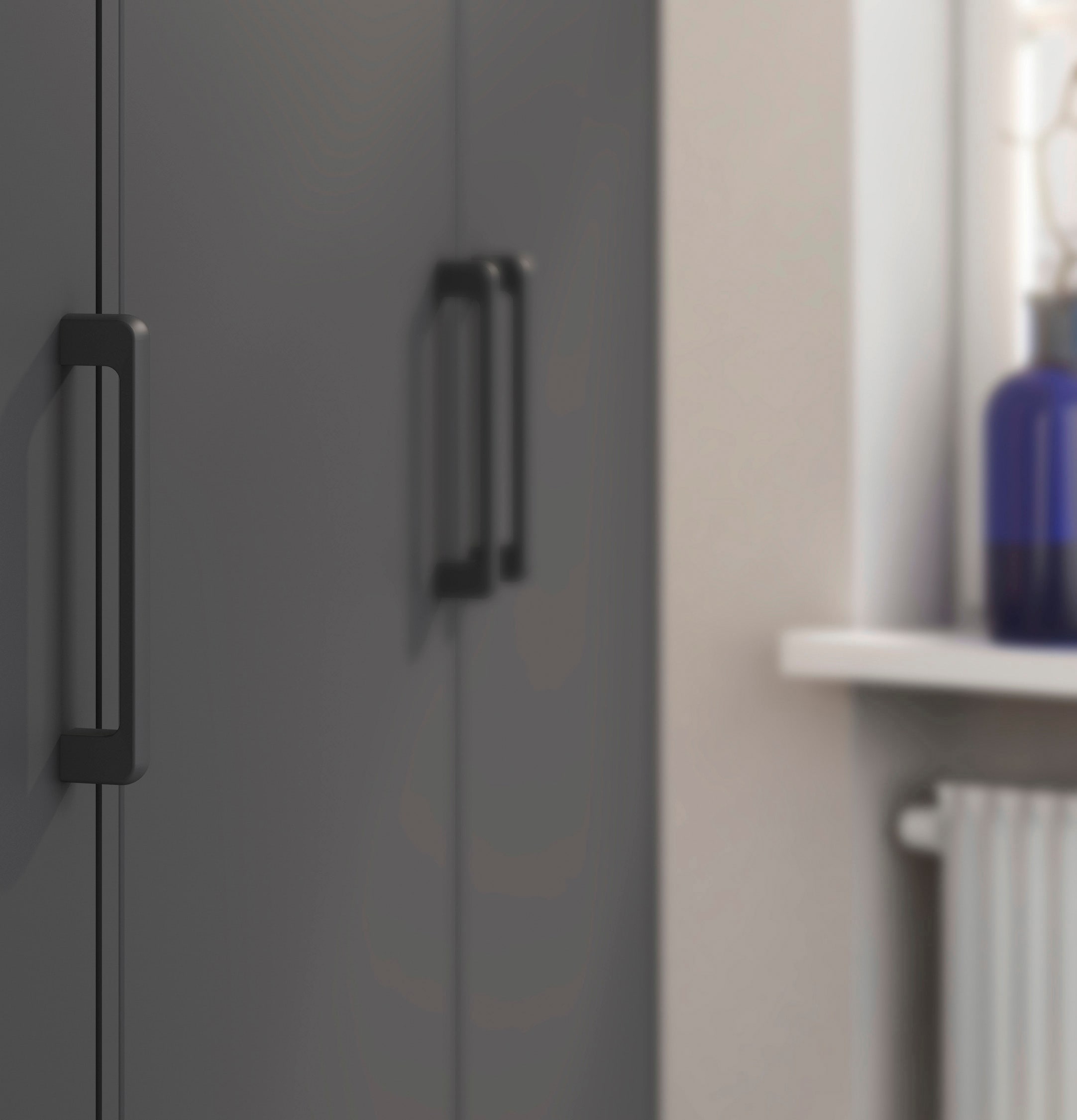 rauch Drehtürenschrank »Kleiderschrank Schrank Garderobe Wäscheschrank VOYAGER«, (in 3 verschiedenen Ausstattungen BASIC/CLASSIC/PREMIUM), moderne Griffe in Graumetallic mit Außenschubkästen MADE IN GERMANY