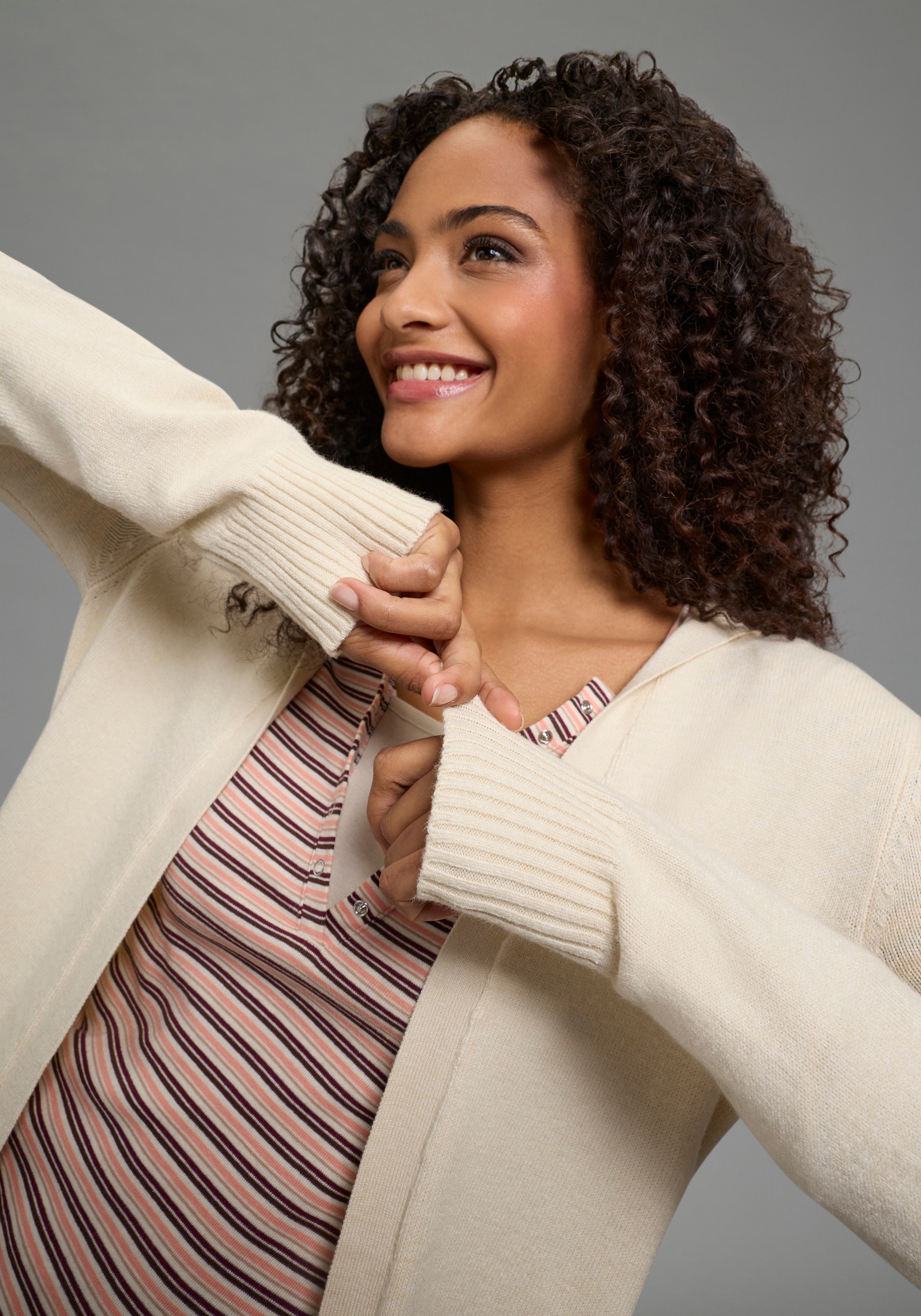 KangaROOS Longstrickjacke in offener Long-Form mit Kapuze