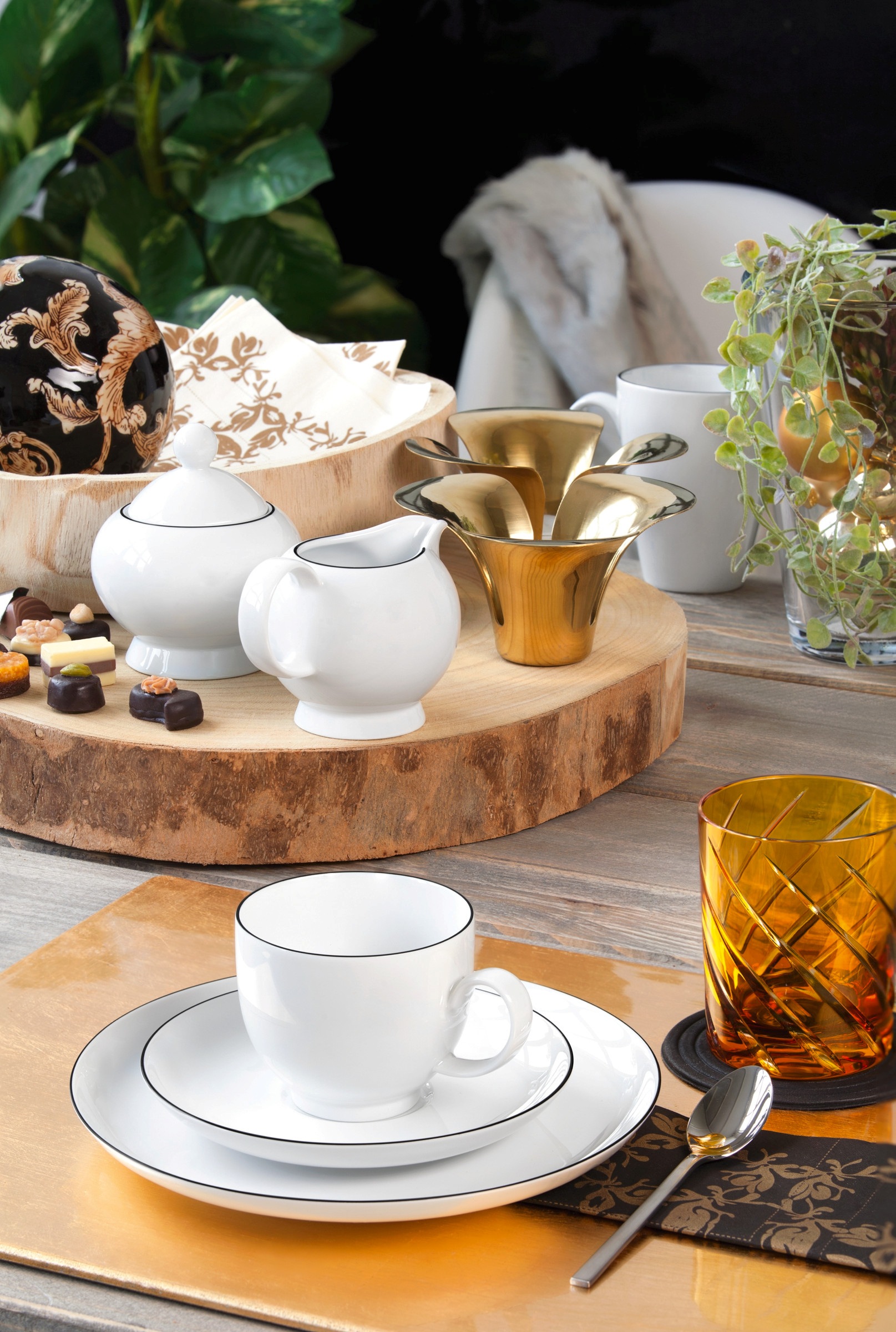 Seltmann Weiden Kaffeeservice »Geschirr-Set, Service Lido Black Line«, (Set, 18 tlg.), Tassen, Untertassen, Teller, 18 Teile, für 6 Personen, Made in Germany