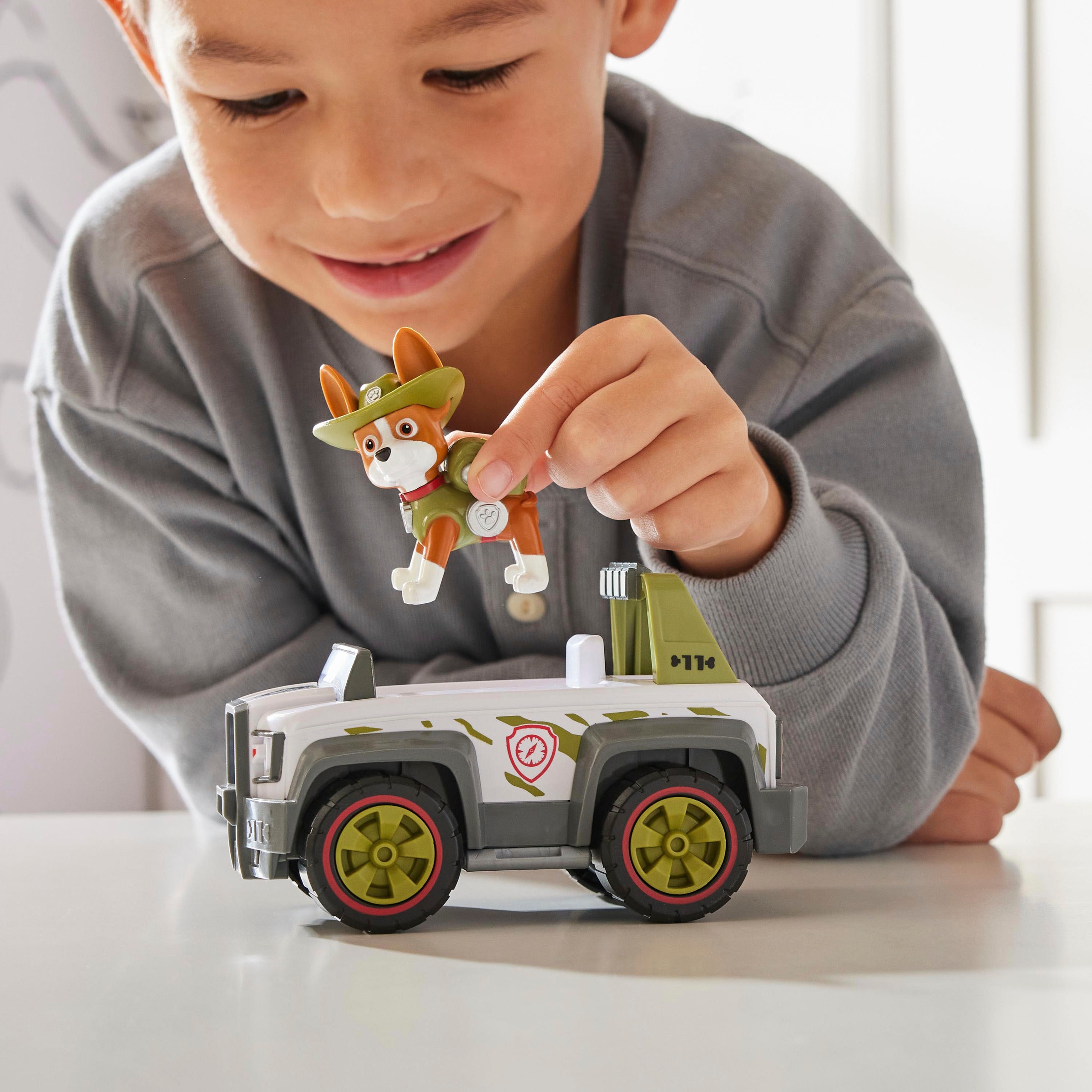 Spin Master Spielzeug-Auto »Paw Patrol - Sust. Basic Vehicle Tracker«, zum Teil aus recycelten Material