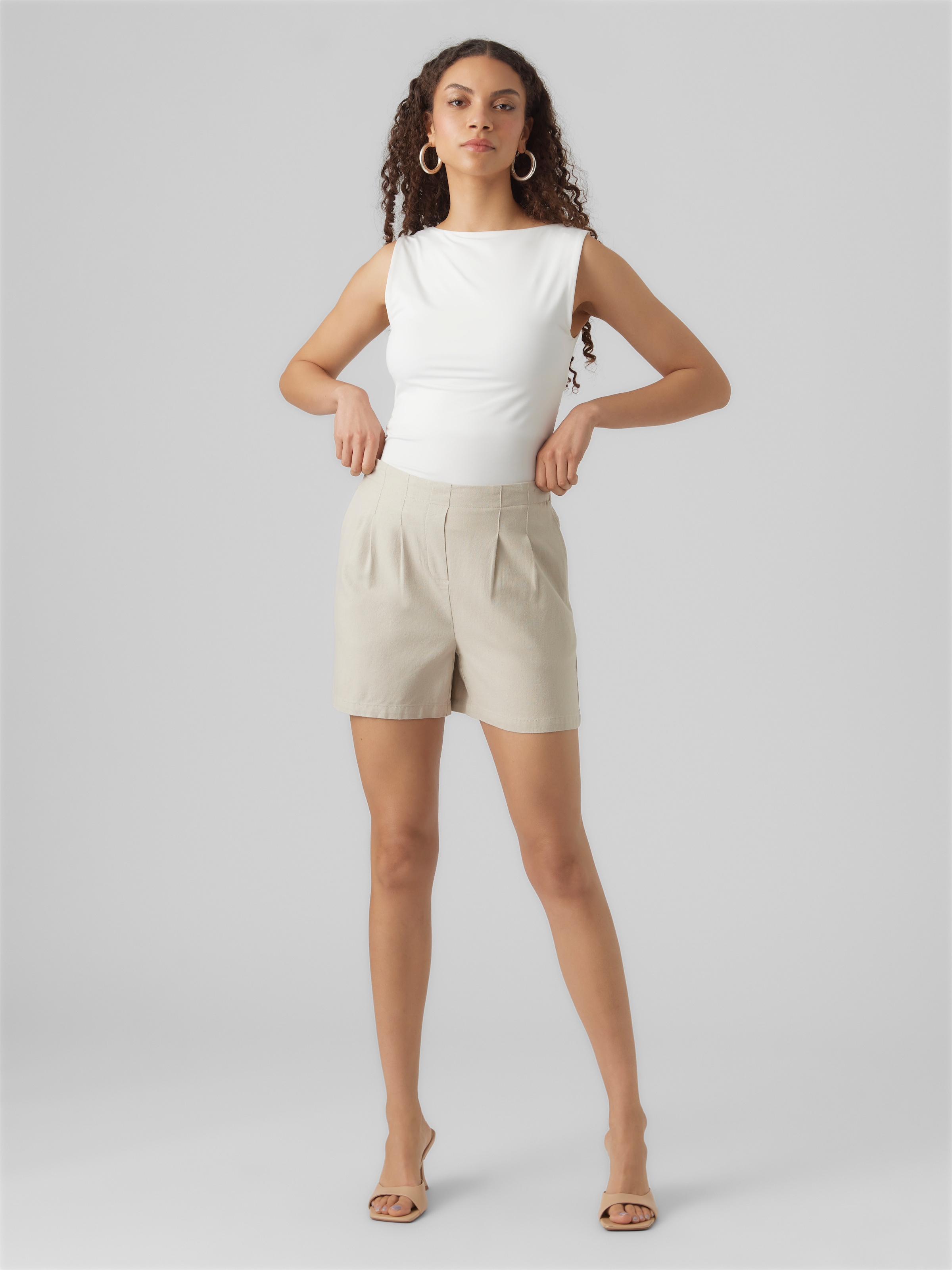 Vero Moda Shorts »VMJESMILO HW SHORTS WVN GA NOOS«, mit Leinen