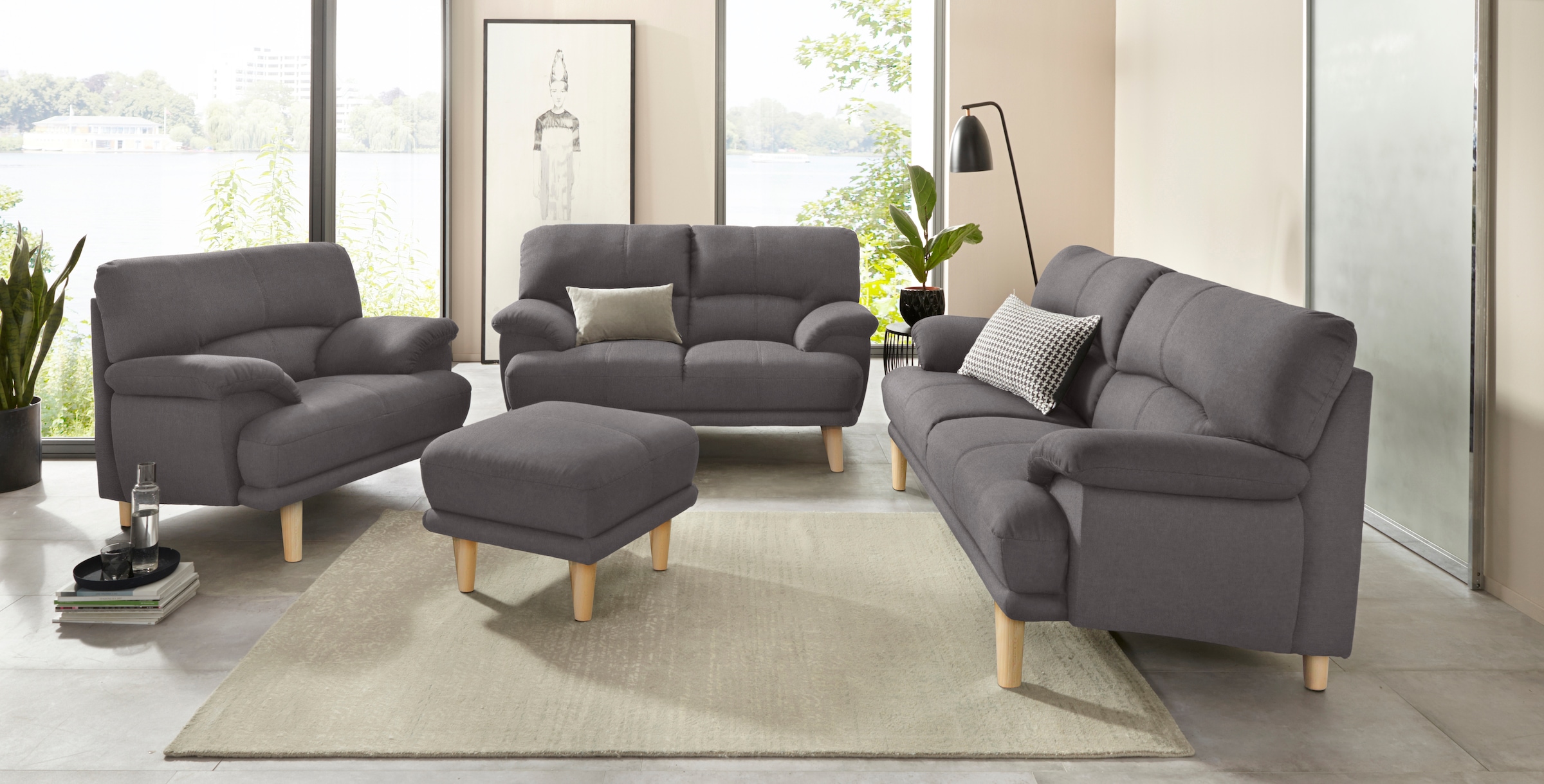 TRENDMANUFAKTUR 3-Sitzer »Cecilia, Sofa in italienischem Design«, mit tollem Sitzkomfort, extrabequeme Armlehnen, Holzfüße