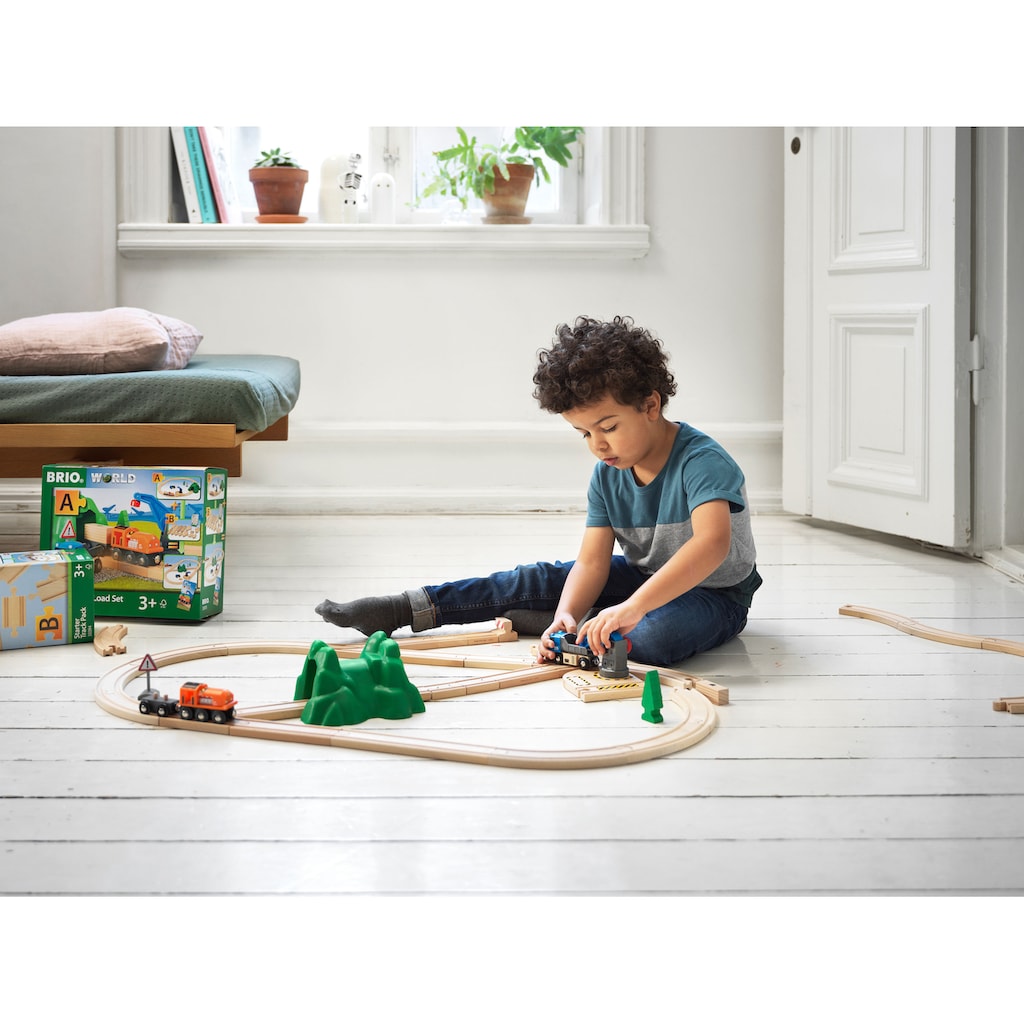 BRIO® Spielzeug-Eisenbahn »BRIO® WORLD, Starterset Güterzug mit Kran«, (Set)