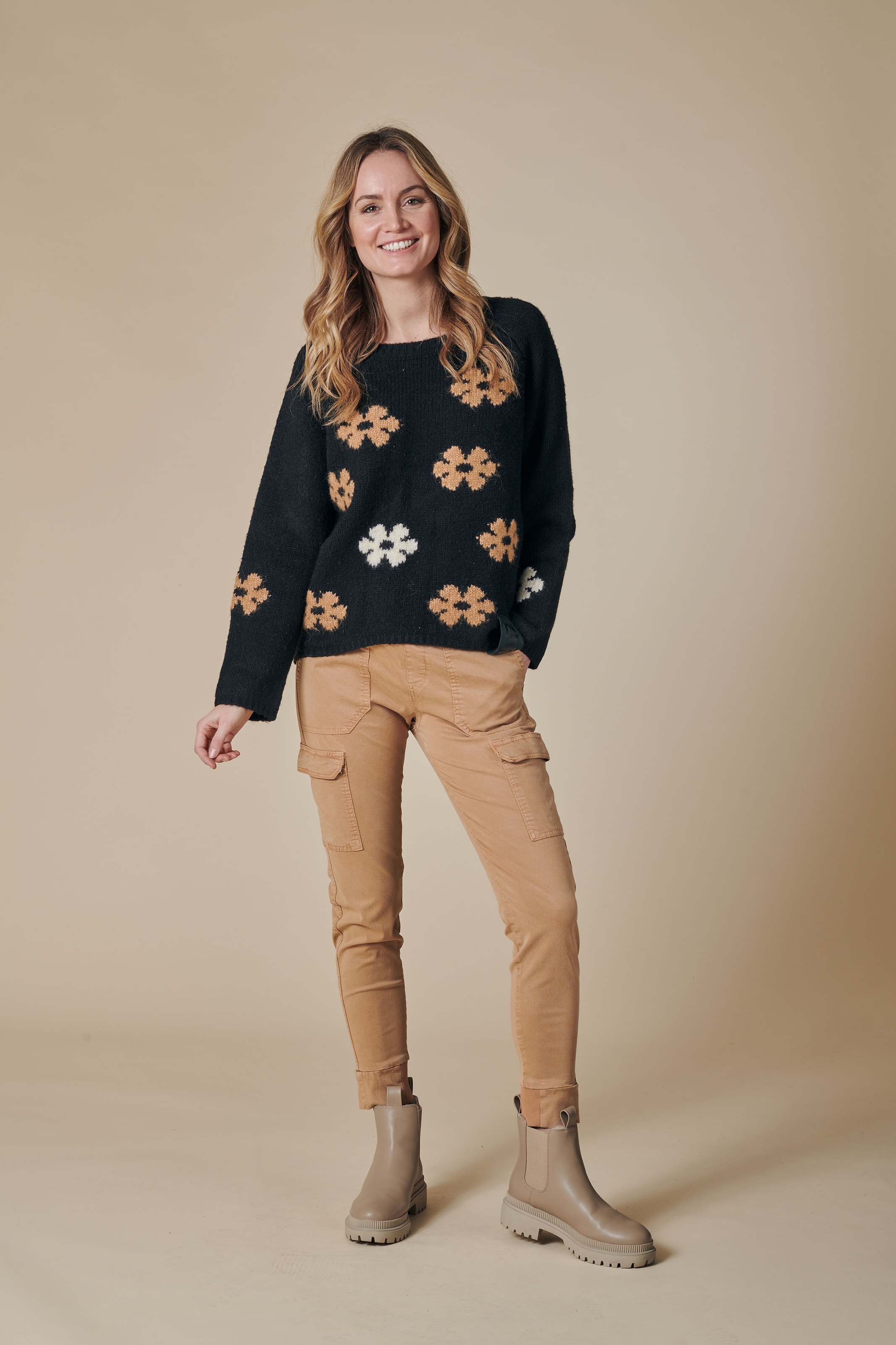 Zhrill Strickpullover »ZHISABELLA«, mit Blumenintarsien