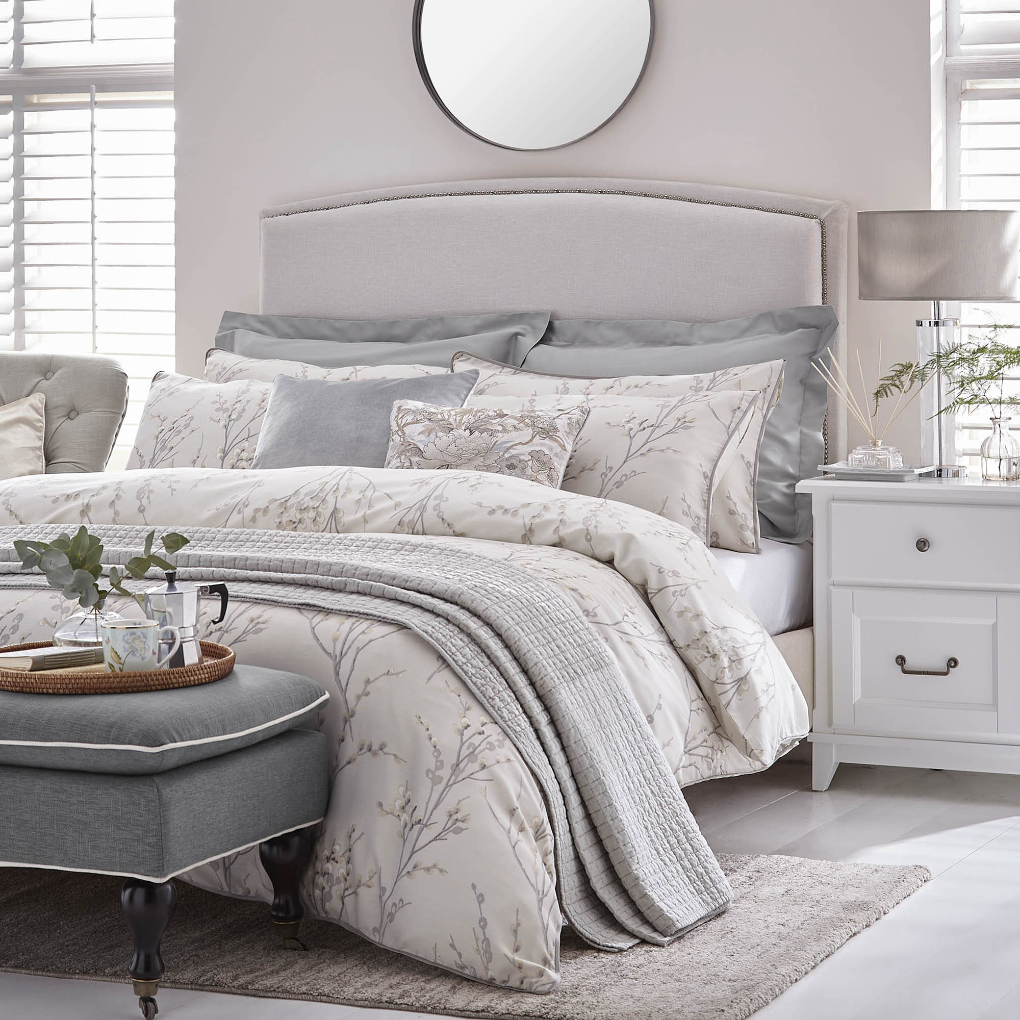 Laura Ashley Bettwäsche »Pussy Willow, Aus Baumwoll-Satin« 3 Tlg. Tlg. Mit Floralem Muster, Inkl 2 Kissenbezüge