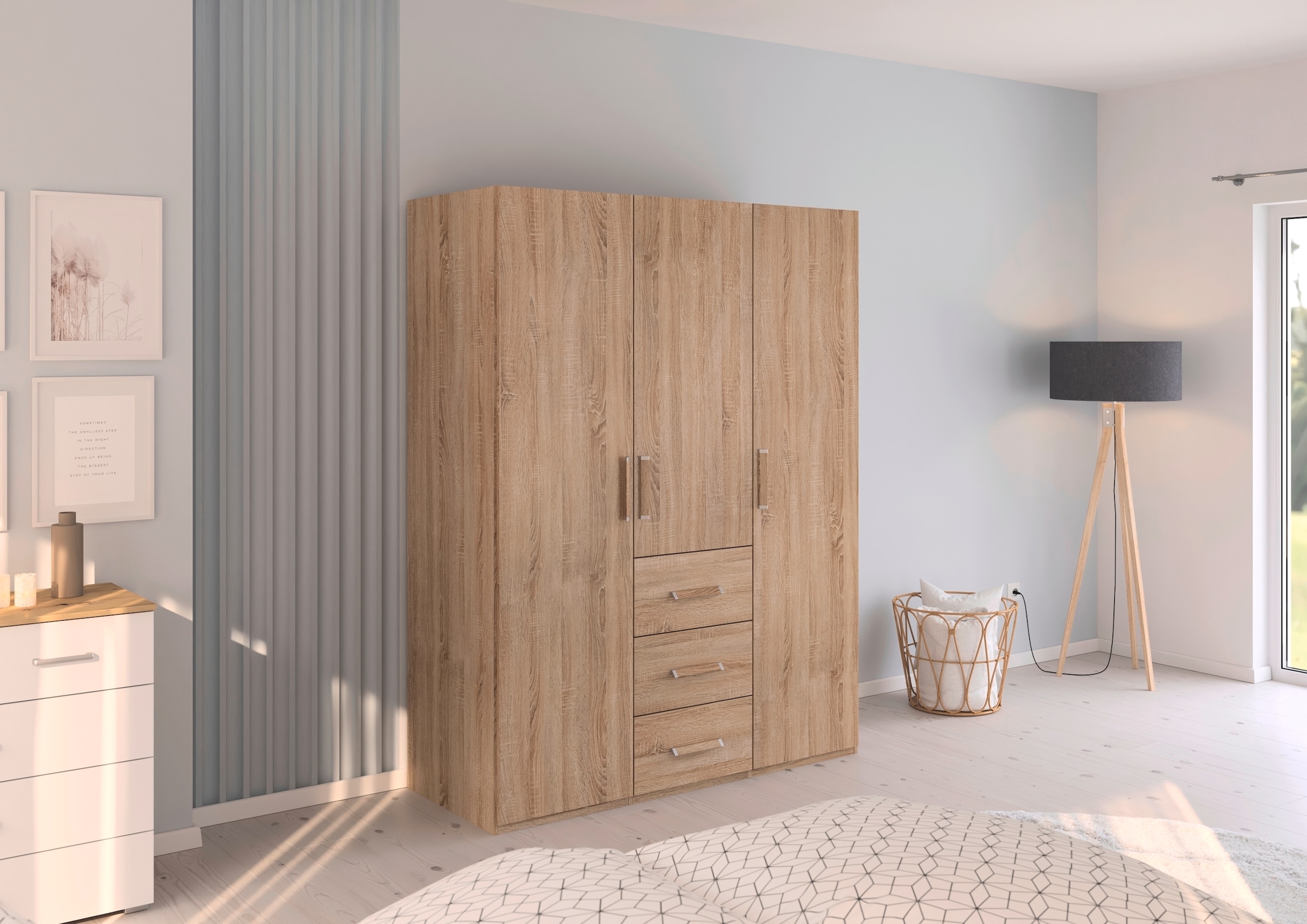 rauch Drehtürenschrank »Kleiderschrank Schrank Garderobe Schlafzimmerschrank EVELYN«, (in 2 Höhen 197 oder 210 cm erhältlich), in elegantem Stil mit Schubladen 3 Breiten und 2 Höhen MADE IN GERMANY