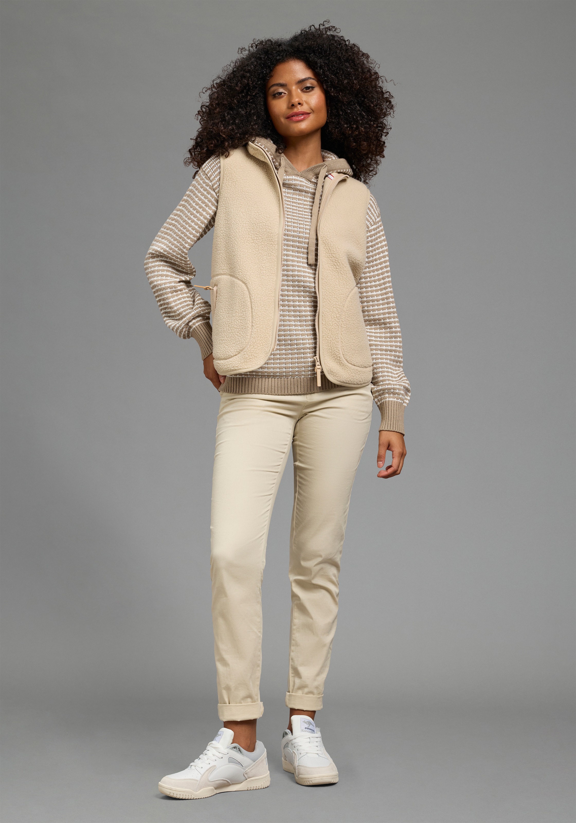 KangaROOS Strickpullover mit Kapuze und Kordelzug, Oversize-Passform, hüftlange Schnittform