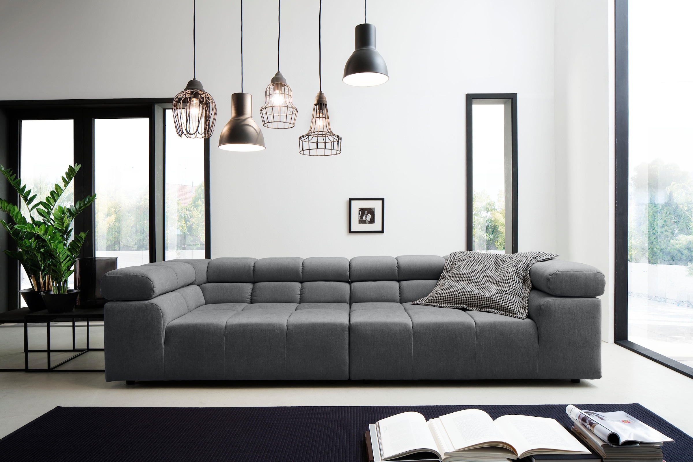 INOSIGN Big-Sofa »Ancona B/T/H: 290/110/70 cm«, auffällige Steppung, inkl. 2 Zierkissen und verstellbaren Kopfstützen