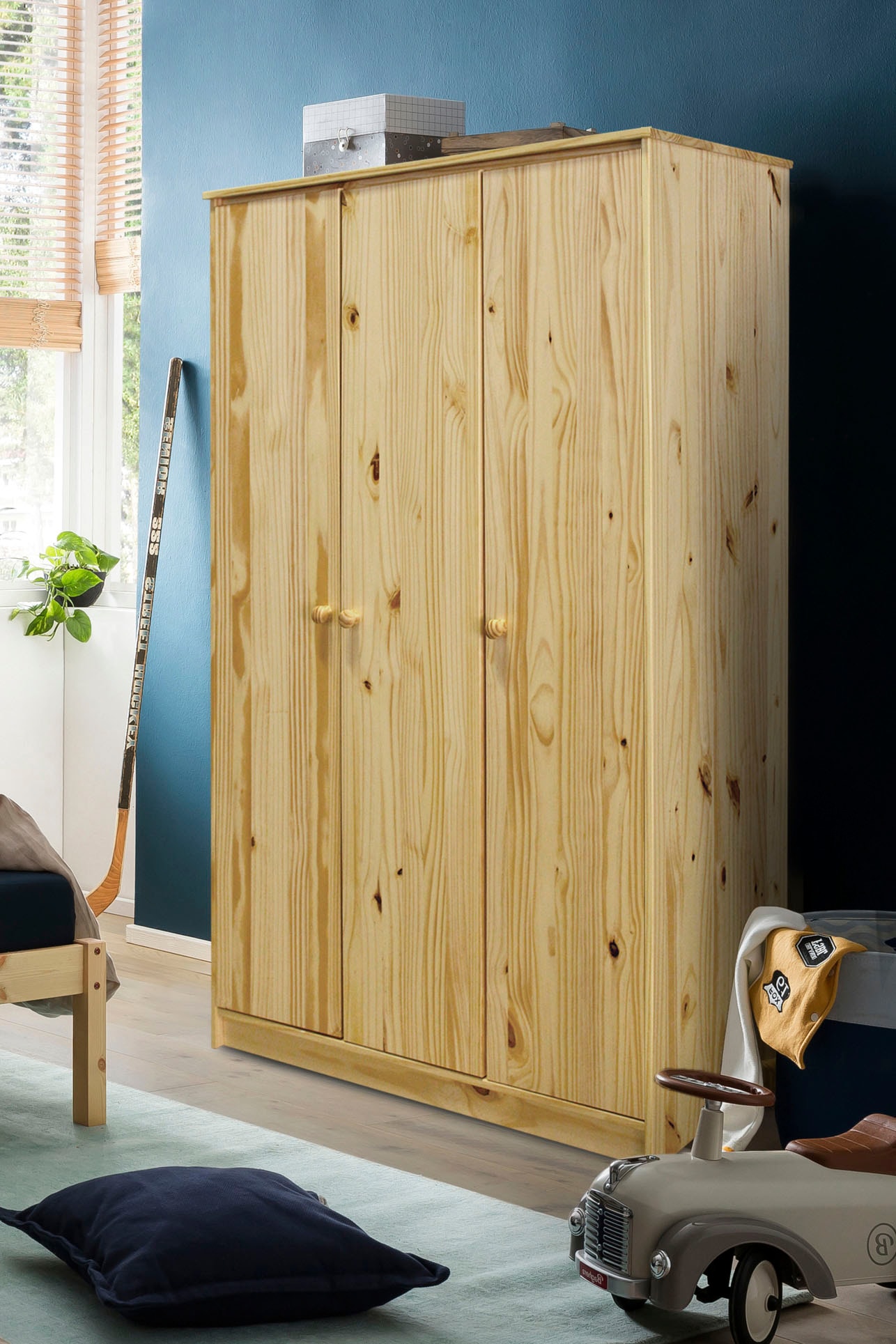 Home affaire Kleiderschrank, (1 St.), gefertigt aus massivem Kiefernholz