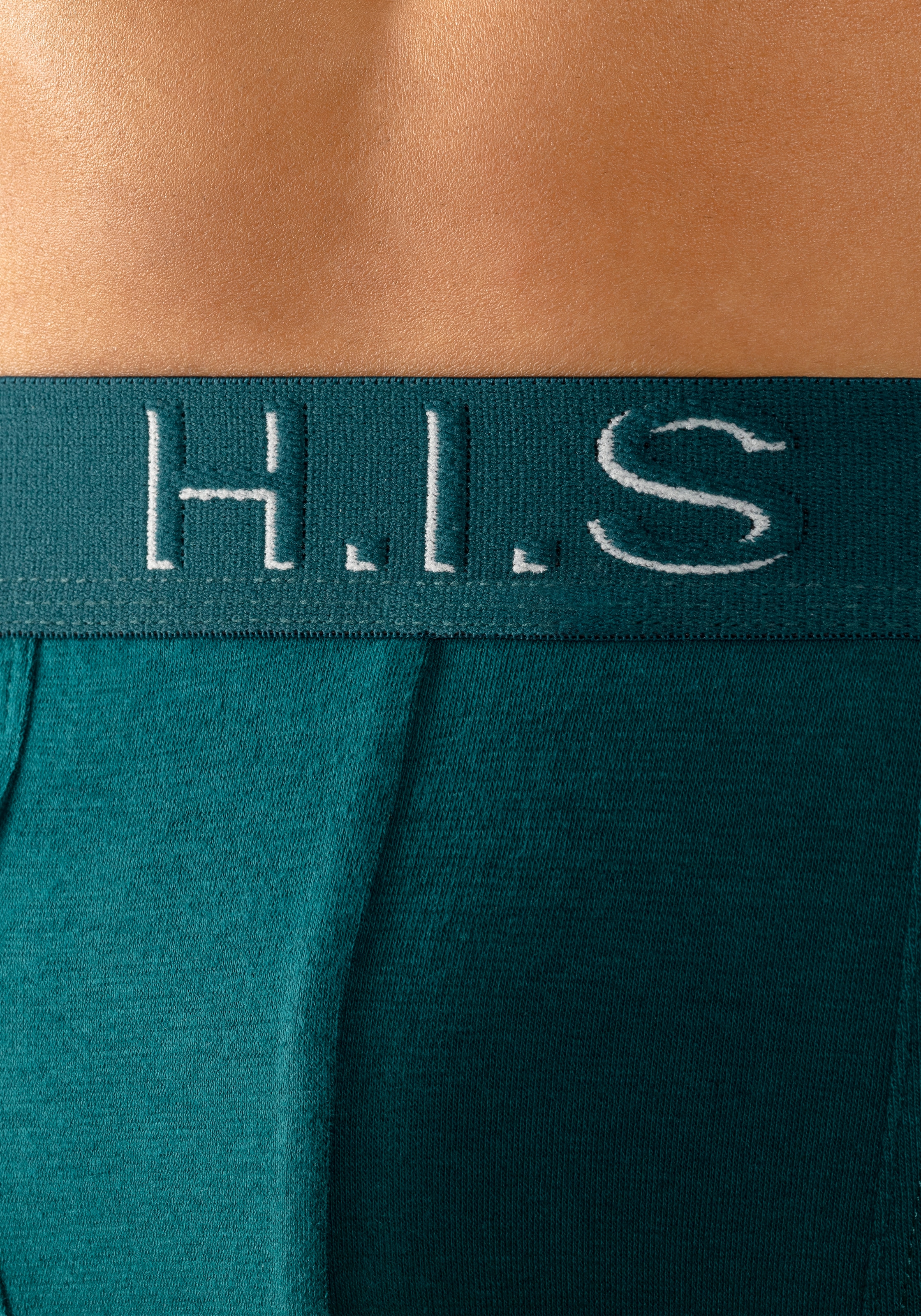 H.I.S Boxershorts, (Packung, 5 St.), in Hipster-Form am Webbund mit Logoschriftzug mit 3D Effekt